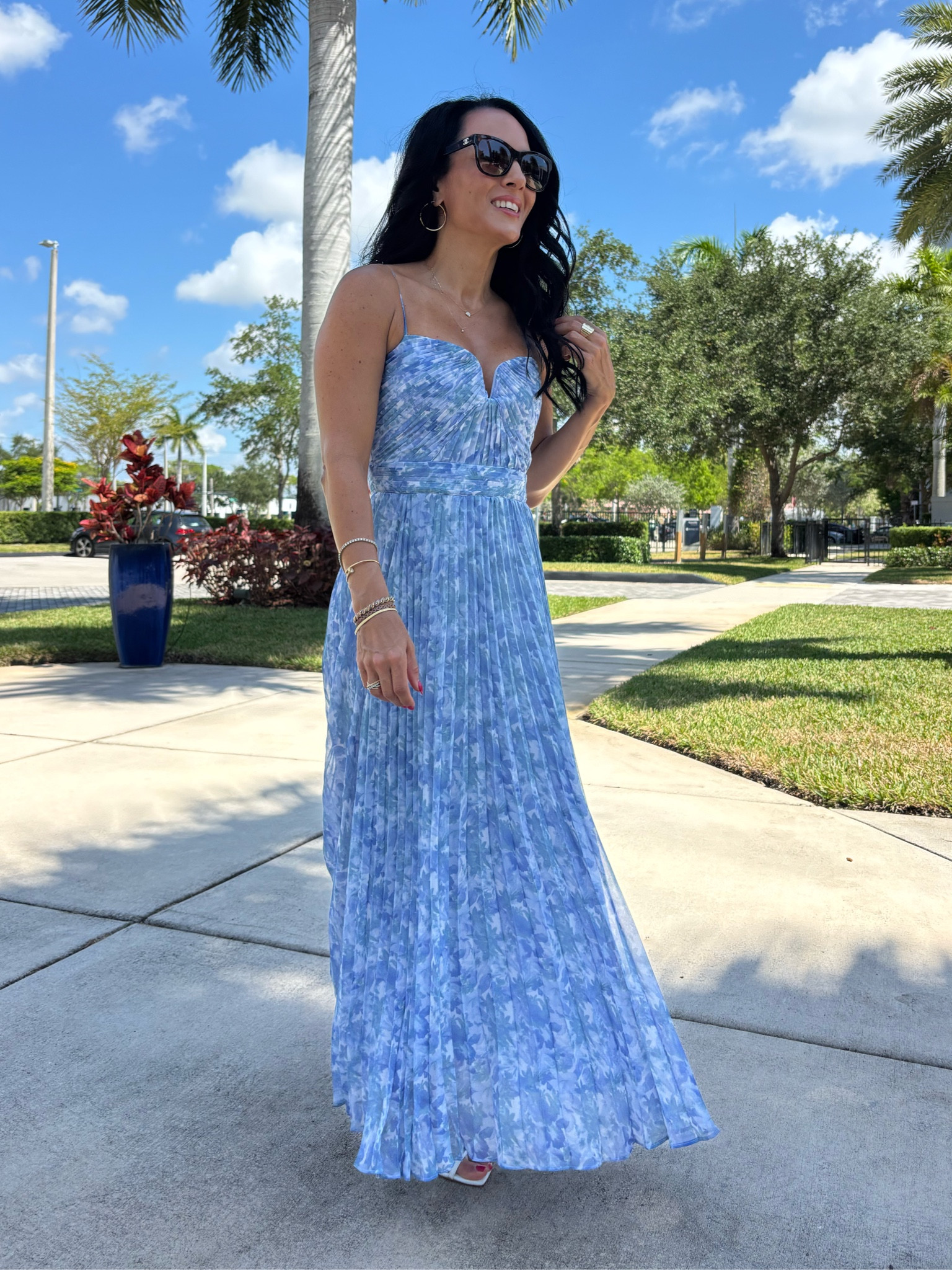Blue and white floral dress 


#LTKootd #LTKOver40 #LTKWedding