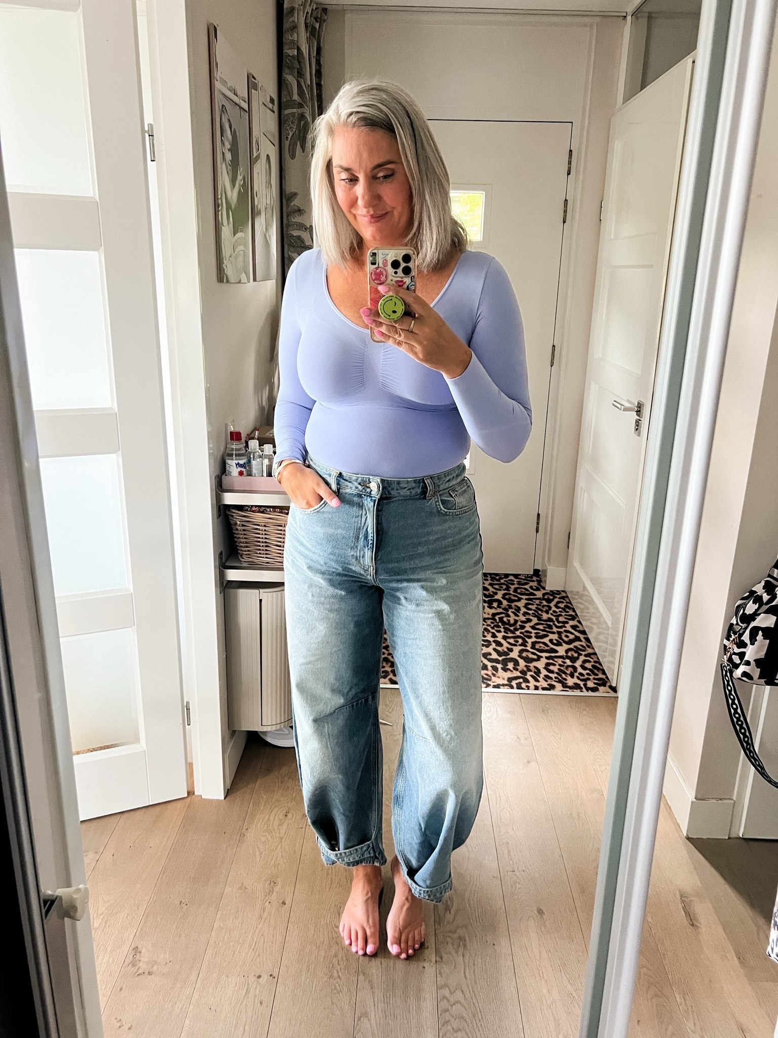 OOTD - Zondag. Lichtblauwe CFAB body met lange mouwen (XL) en een barrel jeans (42)

Gebruik code MARLOUS voor extra korting bij CFAB.

#LTKnederlands #LTKeurope #LTKmidsize