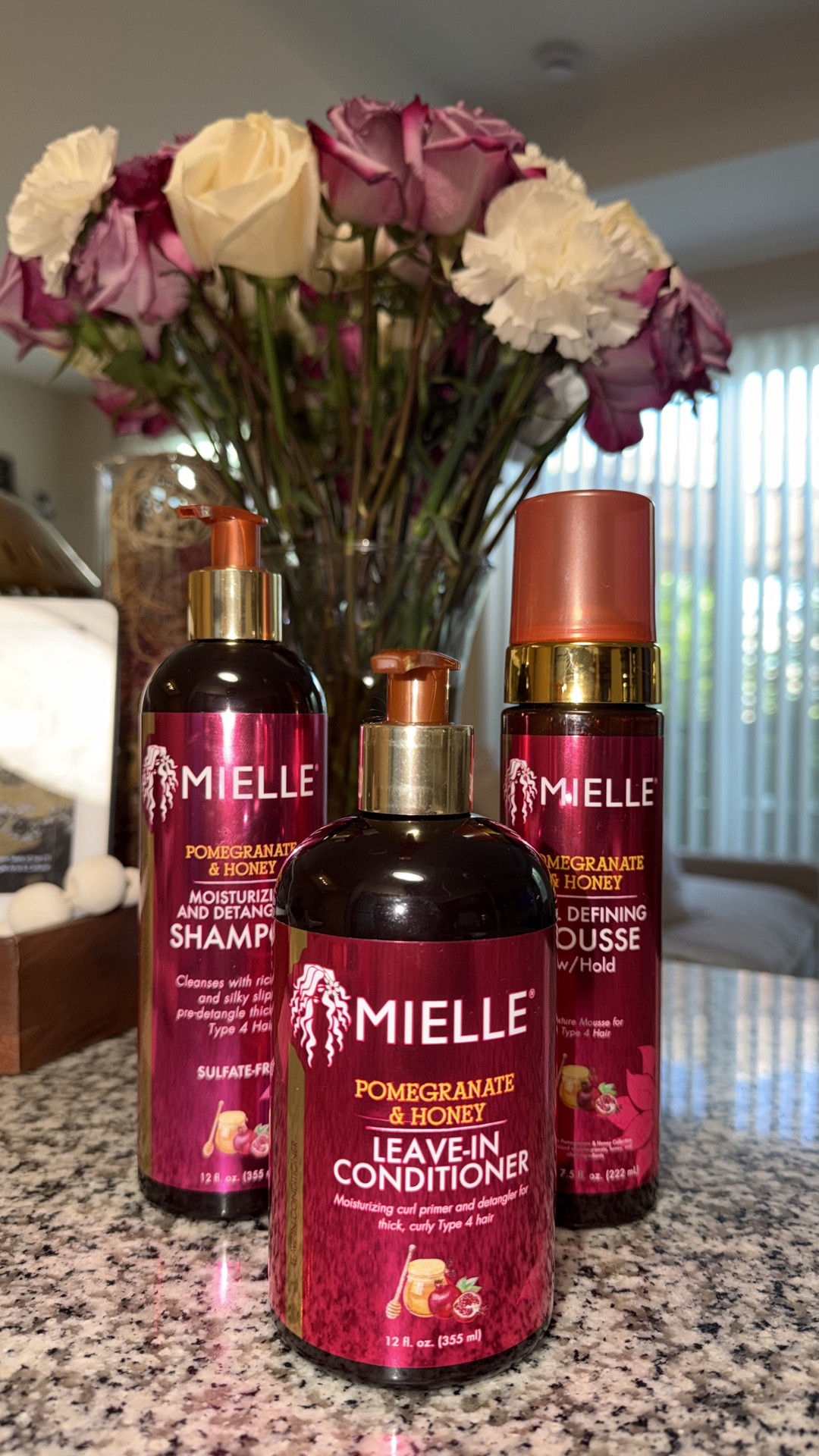 #ad Busy day? My hair has to keep up too. ✨
I've been using the Mielle pomegranate and honey collection, and my curls are still looking good long after wash day is over.
Because great hair should last beyond the bathroom. 💛
 #MiellePartner @mielleorganics