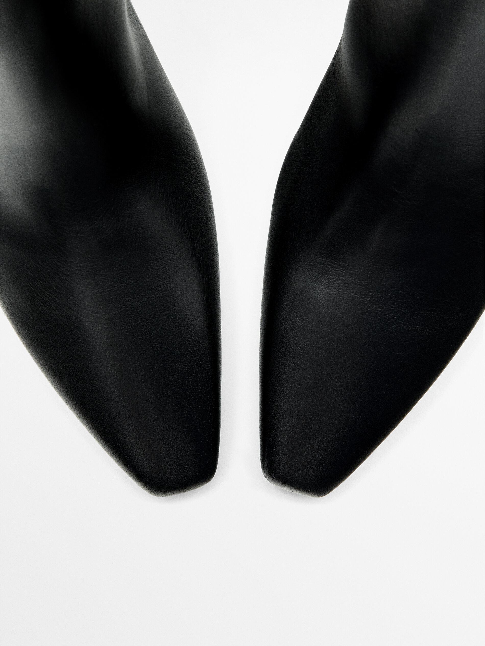 Low-heel boots  $299.00 | Massimo Dutti US