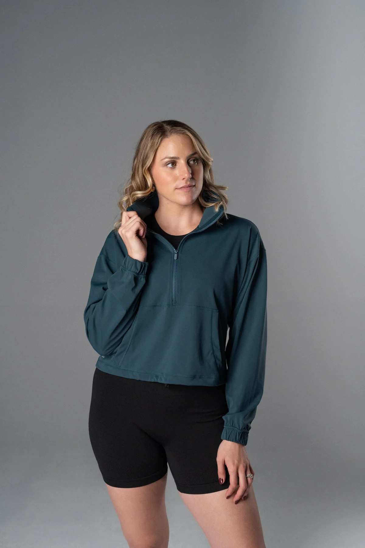breaking free gravity pullover | Alyth Active