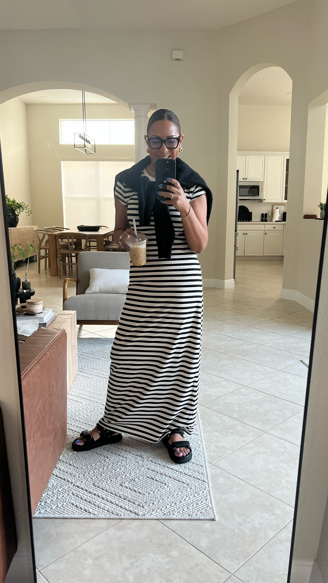 This monochrome look is perfect for a Monday after a holiday weekend.

#LTKFindsUnder50 #LTKStyleTip #LTKFindsUnder100