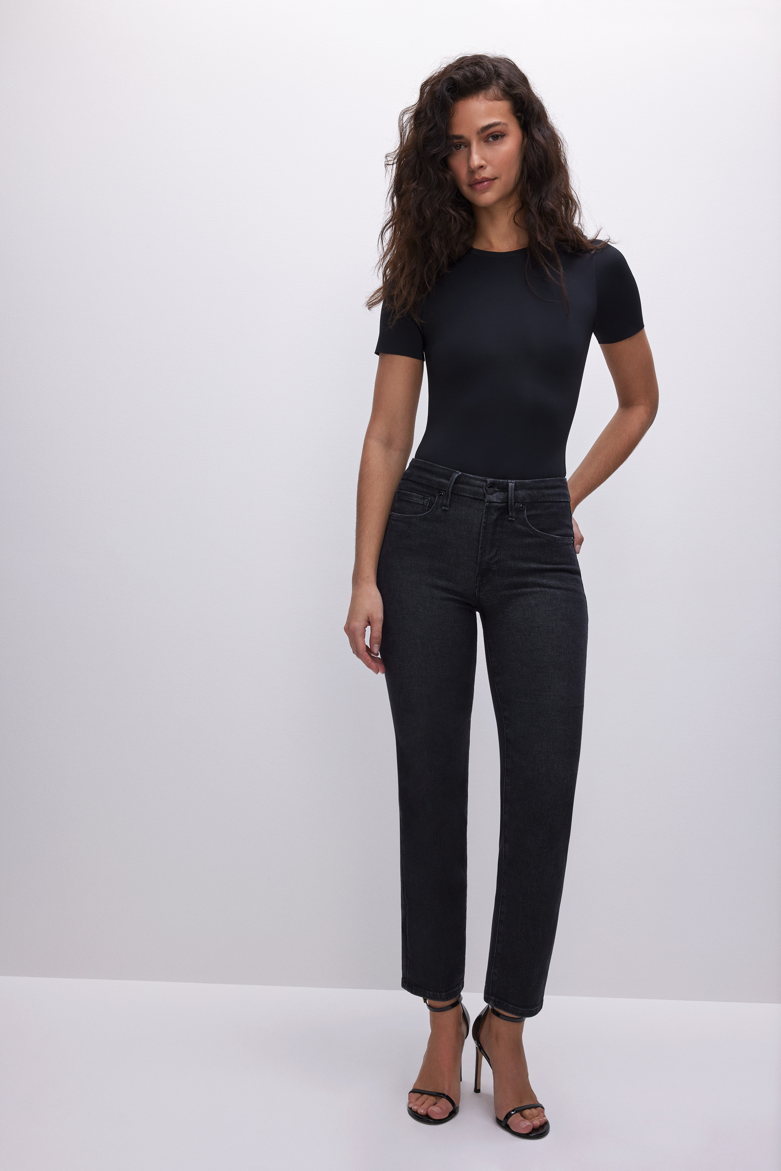 GOOD LEGS STRAIGHT JEANS | Good American