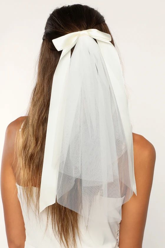 Aisle Style Ivory Satin Bow Hair Clip Mini Veil | Lulus (US)