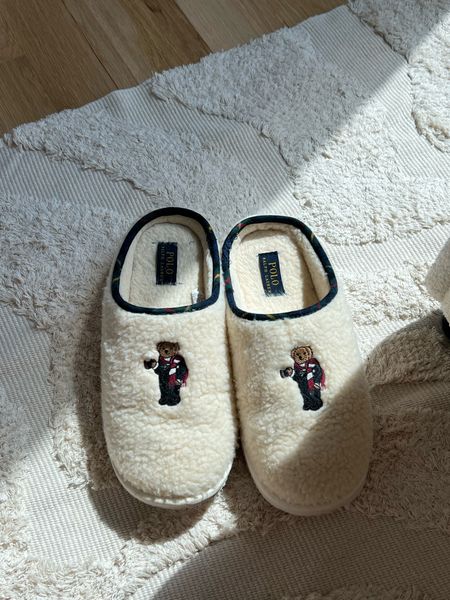 the coziest slippers for fall & winter 🧸

#LTKshoecrush #LTKHoliday #LTKSeasonal