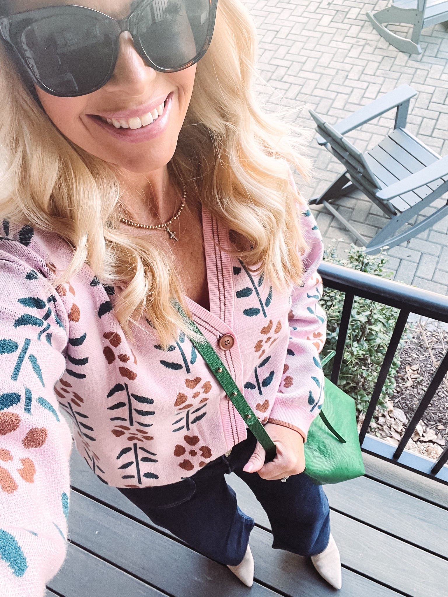 Another day Another @amazonfashion sweater 💁‍♀️

#LTKFindsUnder100 #LTKFindsUnder50 #LTKOver40