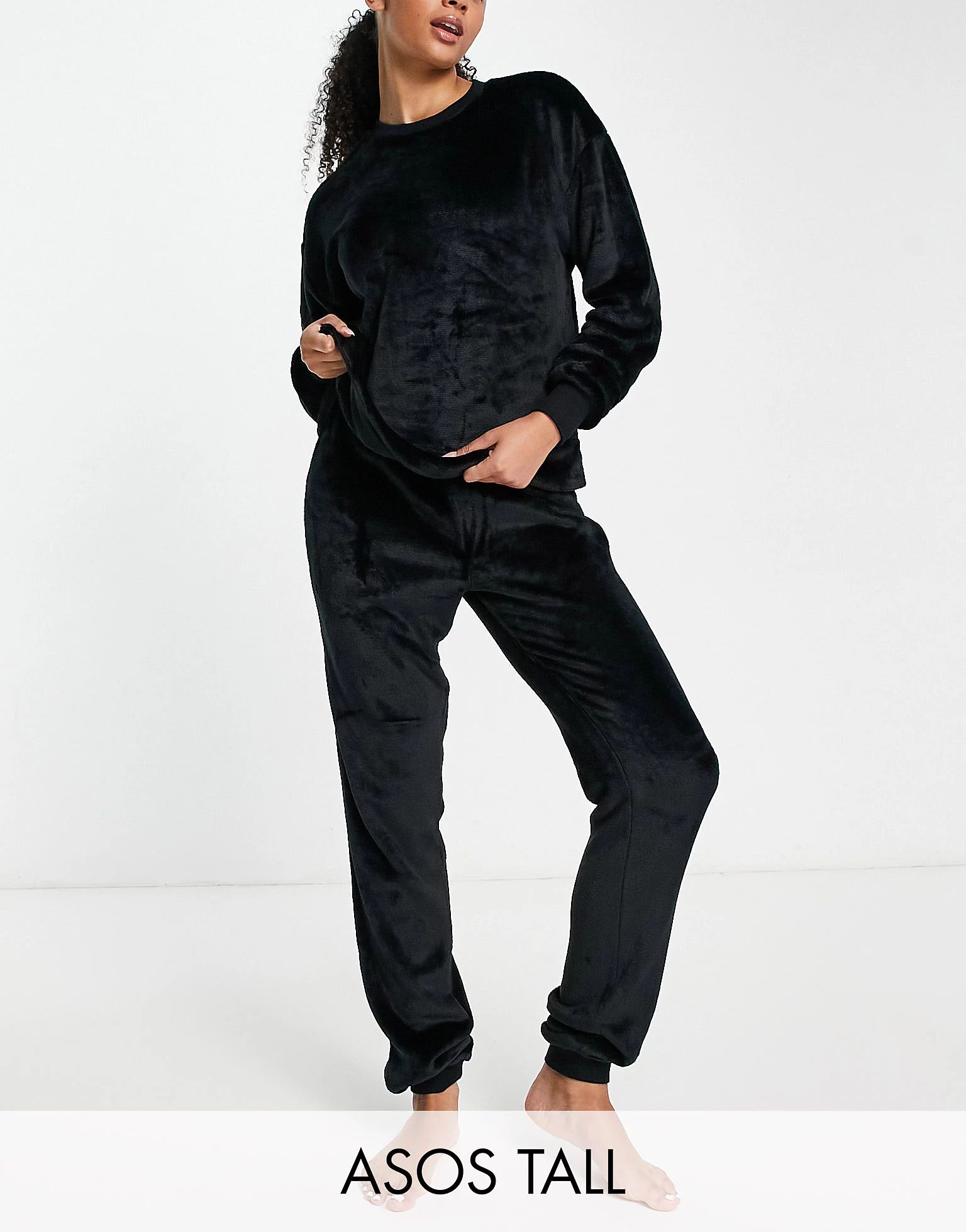 ASOS DESIGN Tall lounge super soft fleece sweat & jogger set in black | ASOS | ASOS (Global)