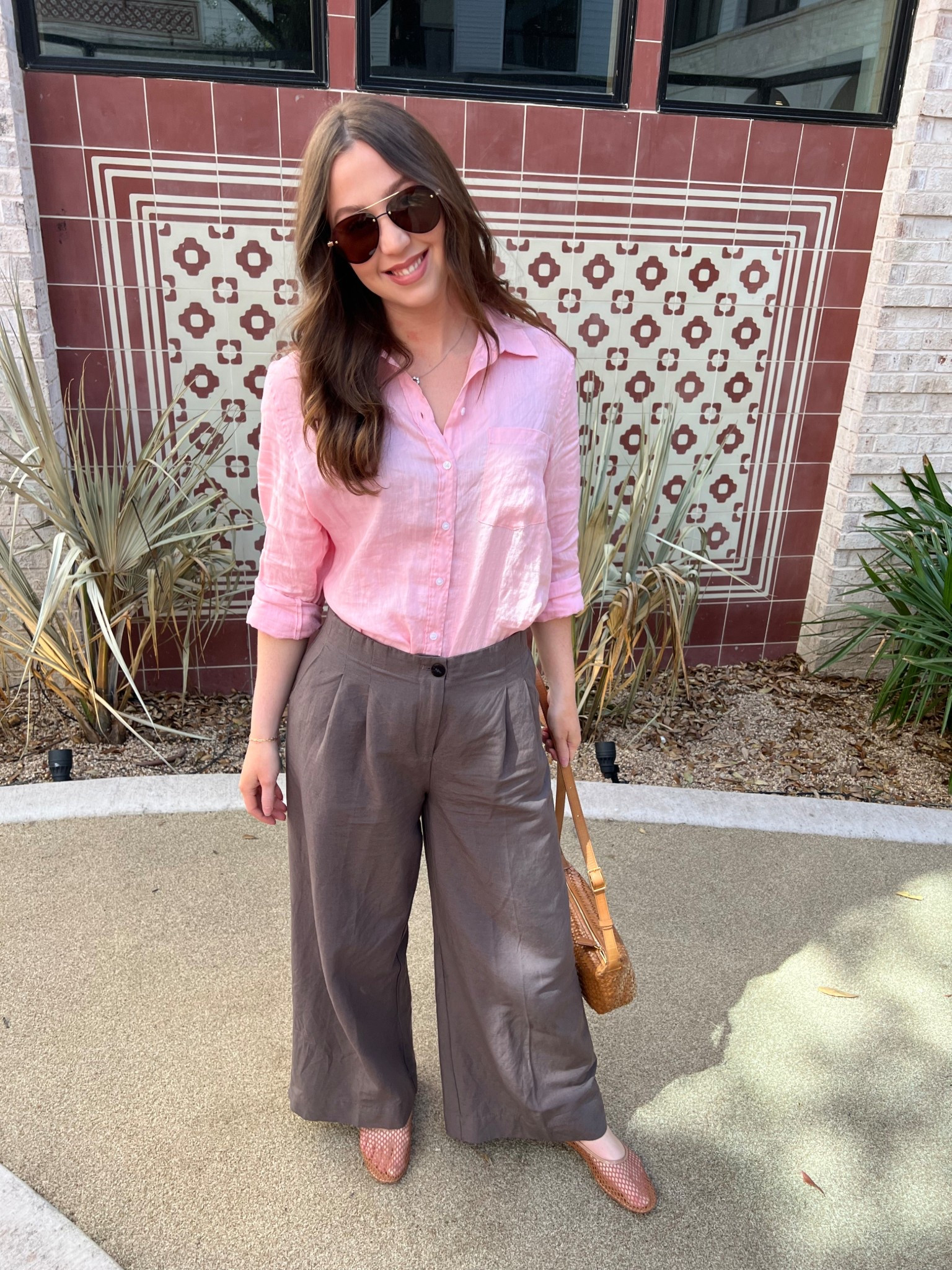 Outfit from the Spring ‘25 Capsule Wardrobe | Under $300

If you’re in need of a spring outfit refresh, this is for you! I’ve compiled a list of 7 items that can all be styled interchangeably. Simply pick a top, bottom & then accessorize ✨ 

All capsule items & outfit combinations will be saved to my ‘Spring Capsule’ collection here on LTK. 

Sizing info— I’m wearing a medium in the top & a size 8 in the pants 

#ltku #ltksalealert #ltkfindsunder50 #ltkfindsunder100 #ltkstyletip #ltkshoecrush #ltkseasonal 