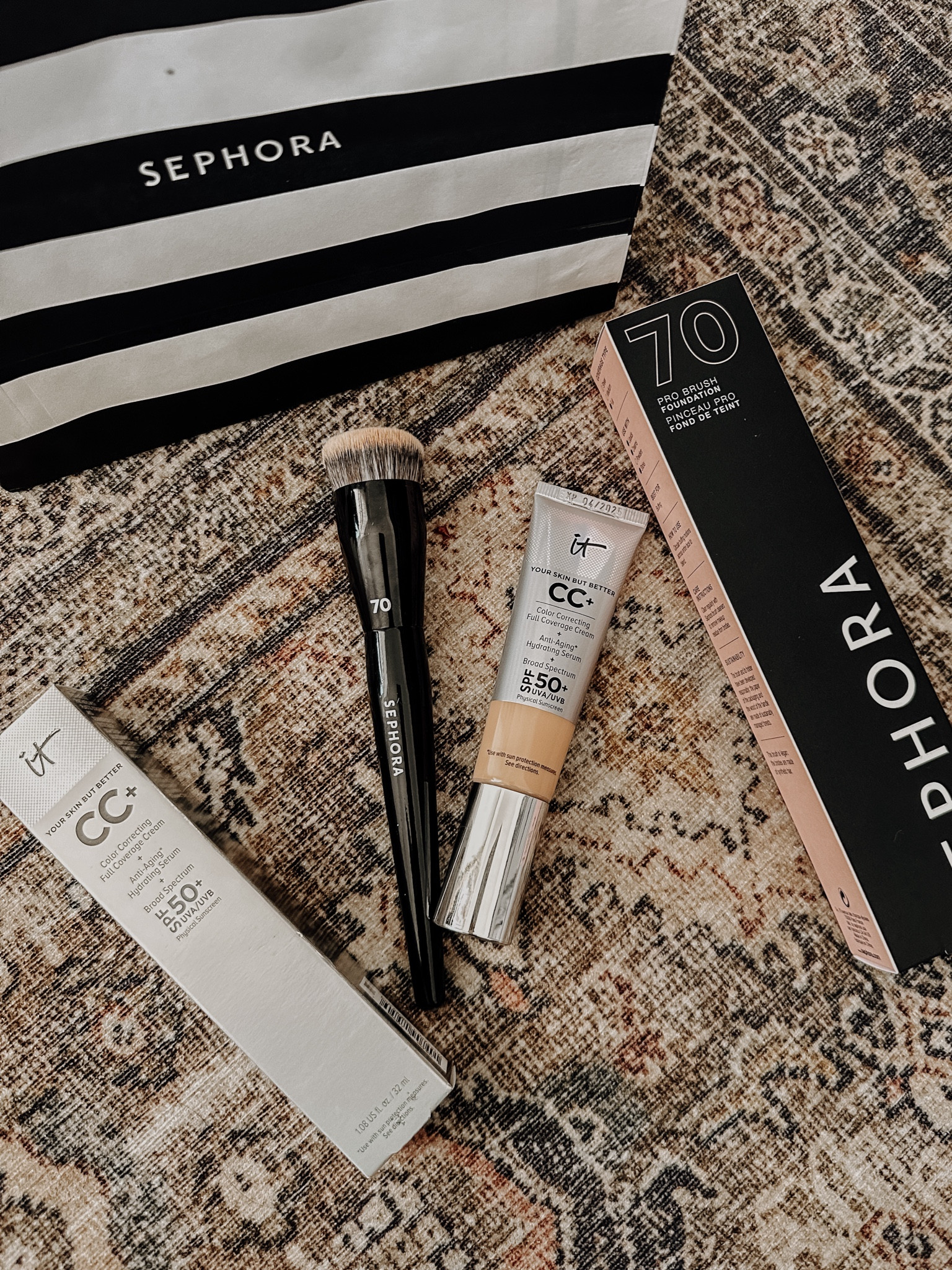 Best foundation & brush!! 
I’m in shade light medium! 