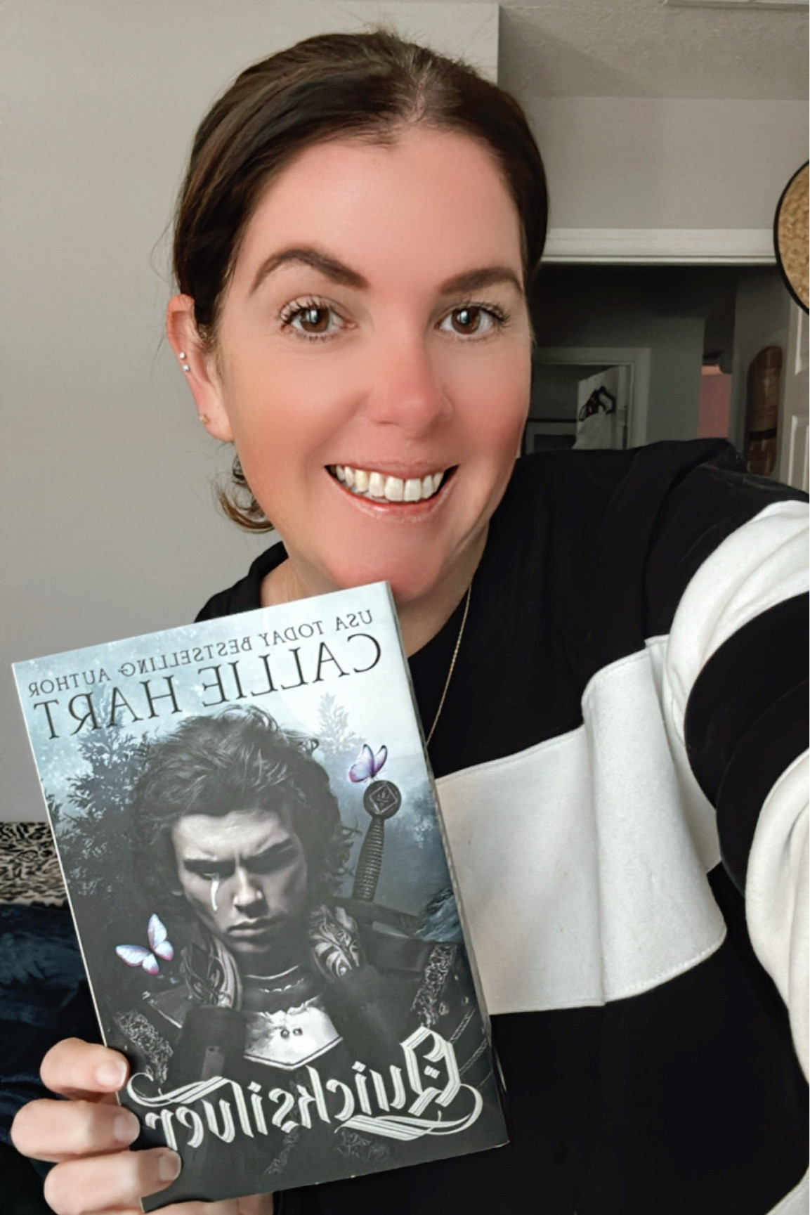 My first ⭐️⭐️⭐️⭐️⭐️ read of 2025! 

If you are looking for a dark romantasy book to add to your 2025 TBR, you definitely need to add Quicksilver! This is book one of the series and book 2 will be released on 11/18/2025! 

#LTKTravel #LTKFindsUnder50 #LTKHome