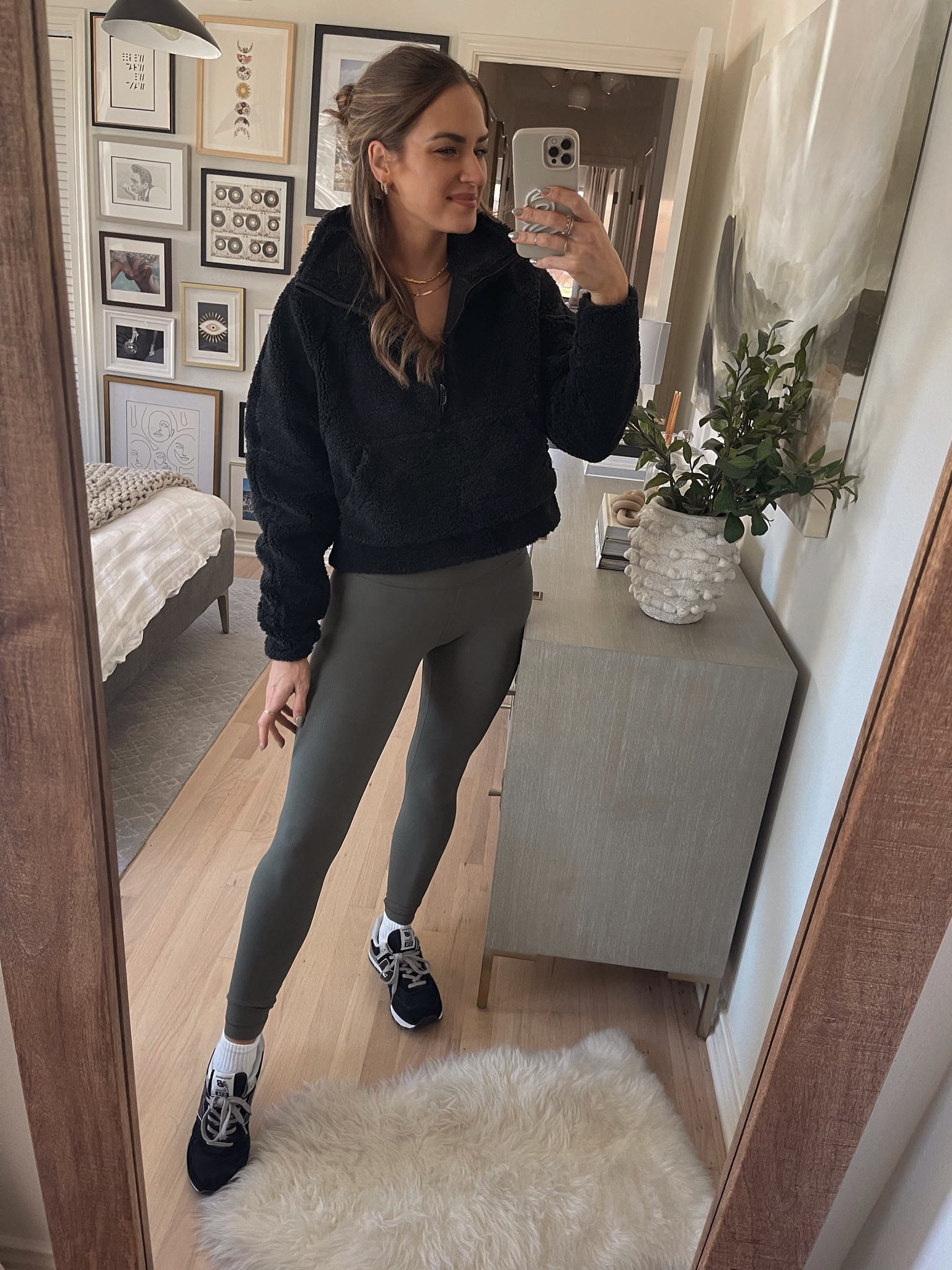New Lululemon try on haul! I got this cozy fleece in a size XS/S & then a size 4 in the leggings. 