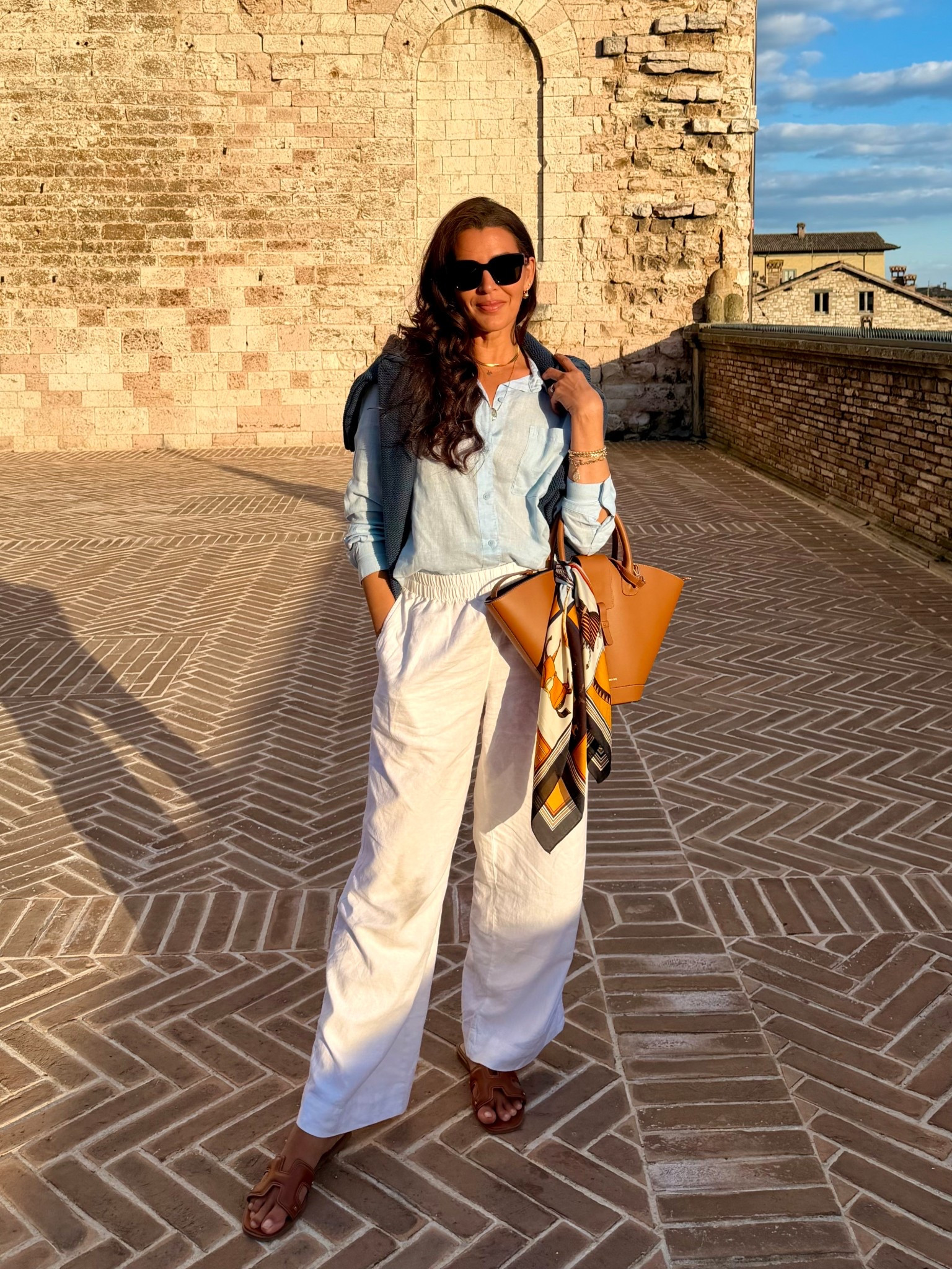 ☀️All sizing and details ⬇️
Size M in button down. Size s I linen pants.
Side s in bralette 
Lipstick is 320 hush
Sunnies on sale!
Shoes tts.


#LTKU #LTKFestival #LTKMothersDay