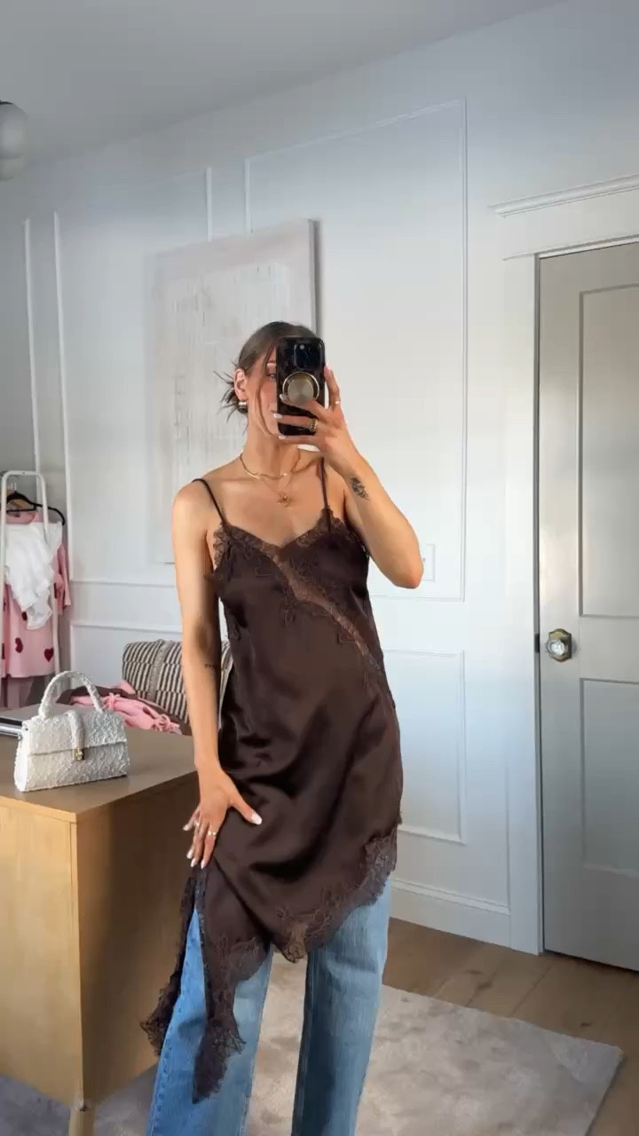 A simple layering top that works with everything. It looks adorable under a sweater and pairs perfectly with knee high boots. Easy and pretty.

#LTKbasics #amazonfashionfinds #minimalstyle #springwardrobe #ootdinspiration 
