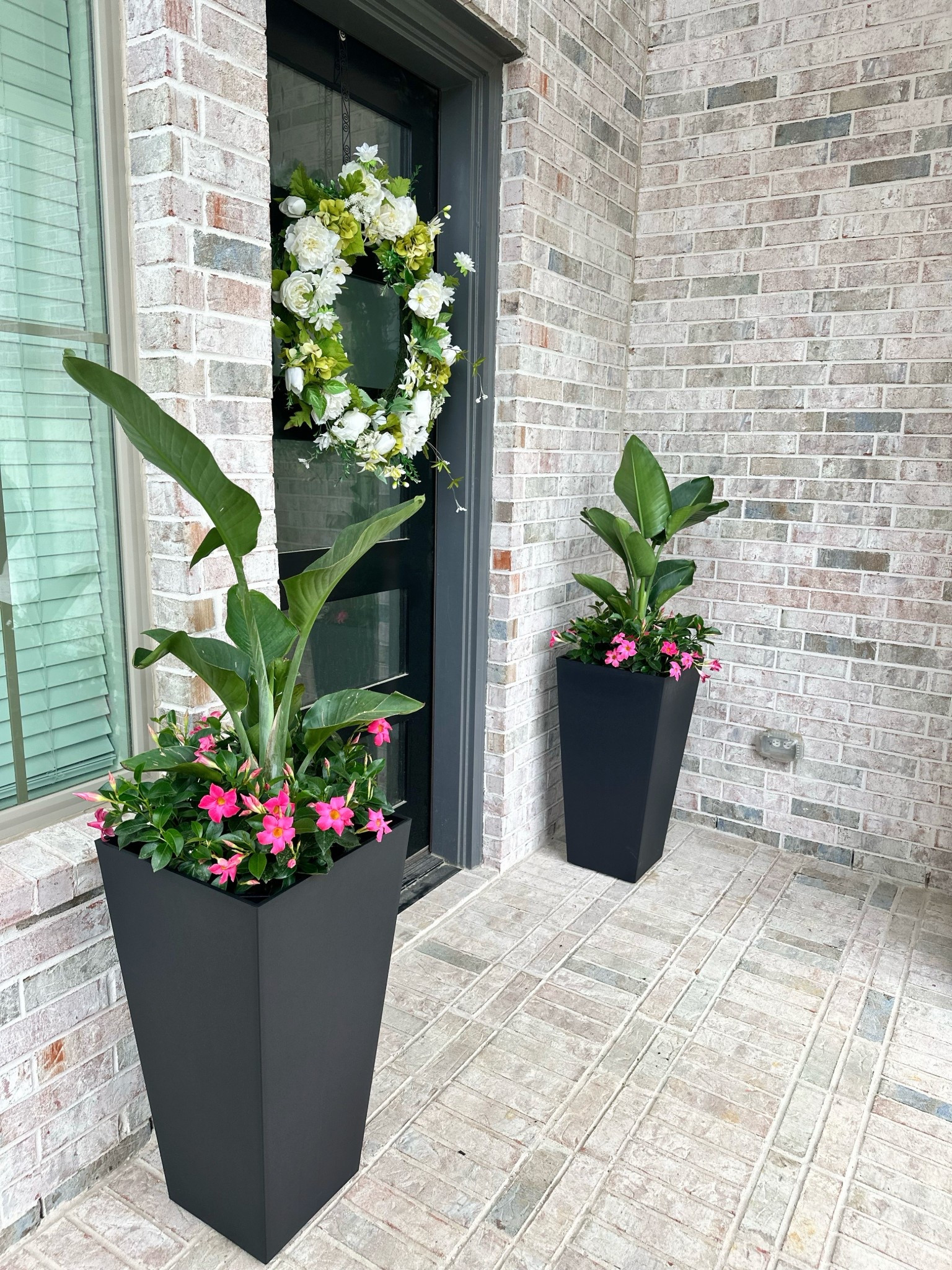 Front porch planters. 30" planter. Front porch decor. Planter ideas. Flowers in Texas. Plants in Texas  

#LTKHome #LTKSeasonal