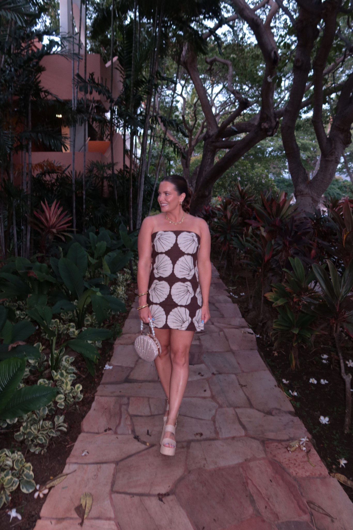 How many shells is too many shells?! This Abercrombie dress is on sale right now!! 