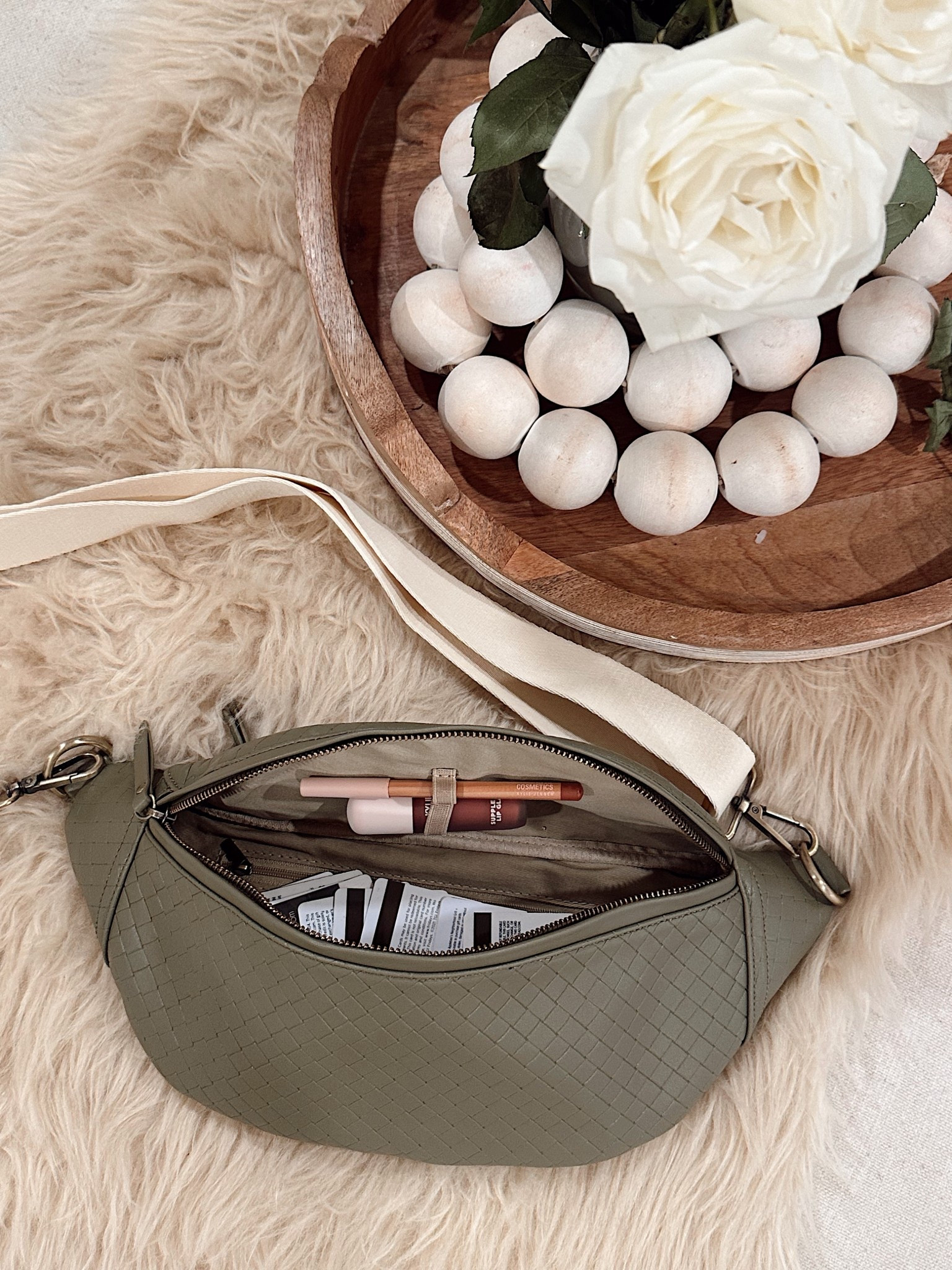 The cutest bag with the simplest solution 💄🫶🏽

#LTKSaleAlert #LTKootd #LTKSpringSale
