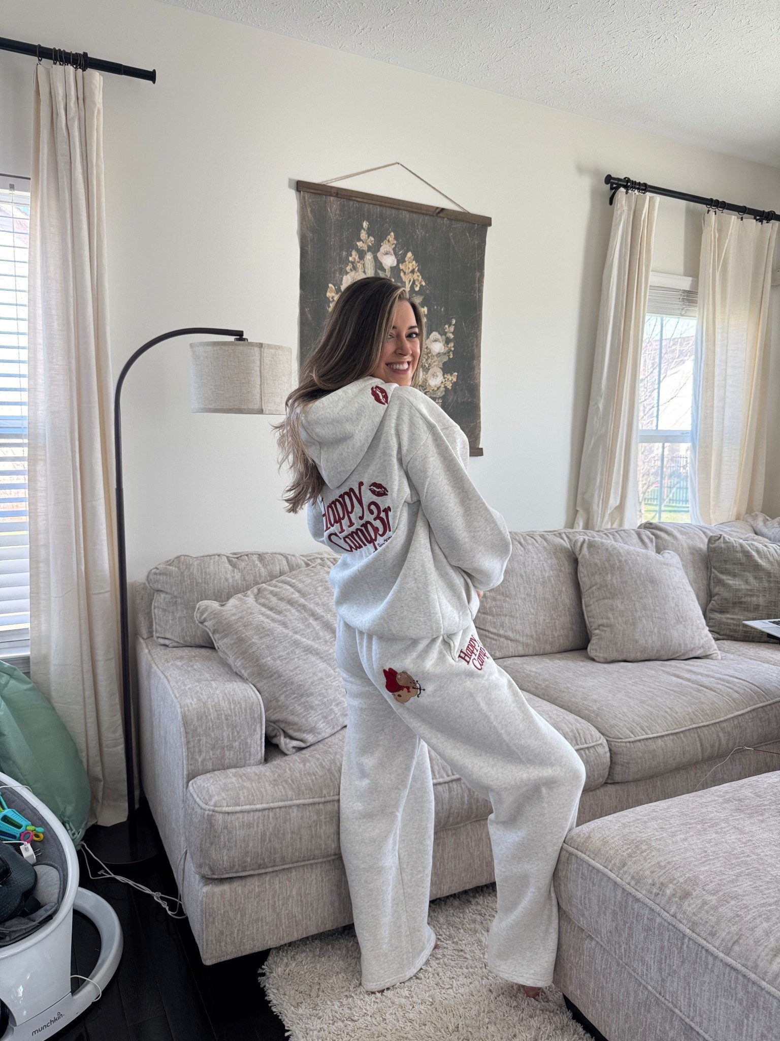 the softest set ever!!! and love the embroidered patches! Wearing size S (fits oversized!)