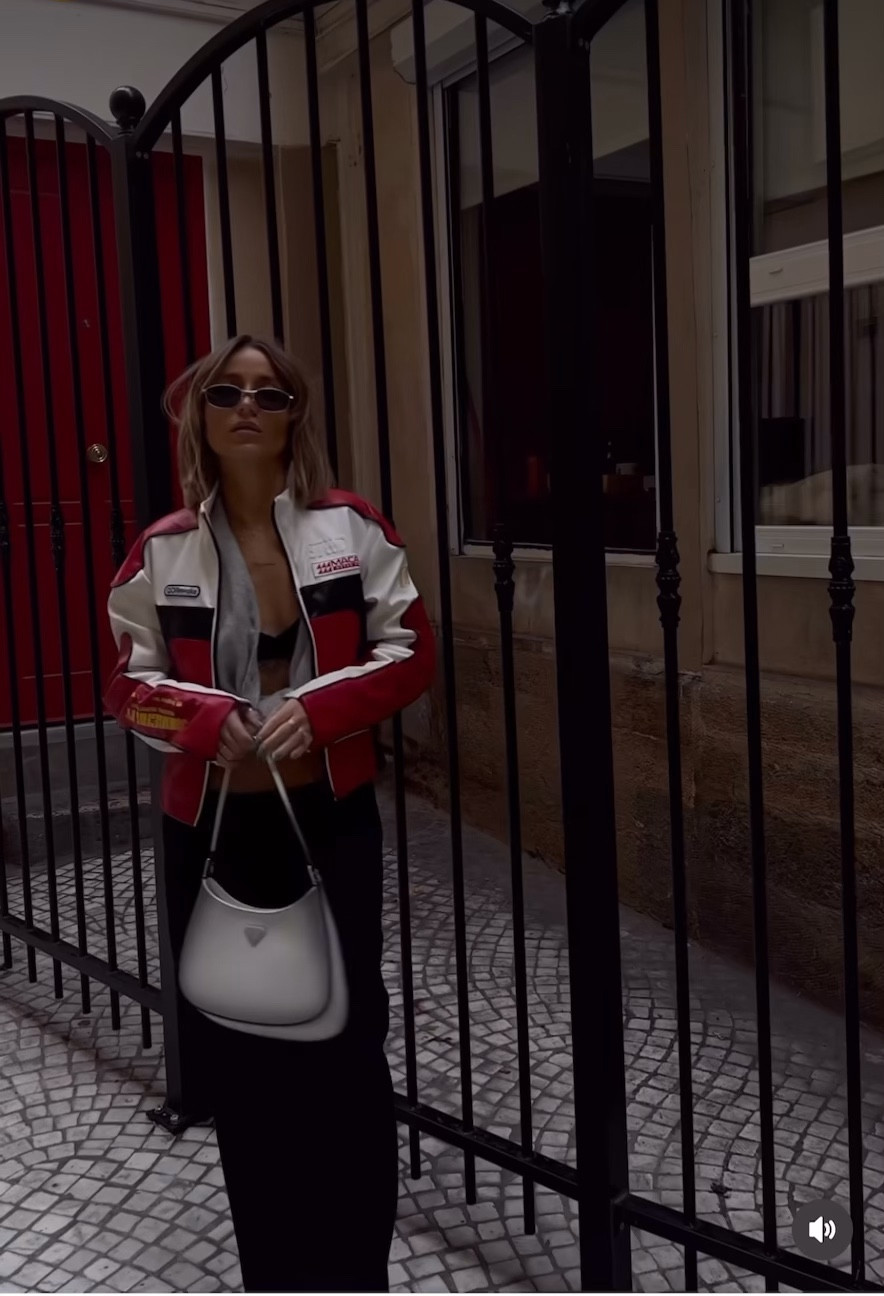 Cargo skirt and #prada bag