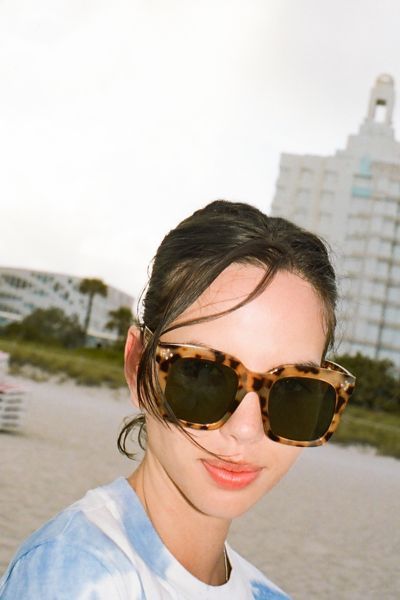Piper Oversized Square Sunglasses | Urban Outfitters (US and RoW)