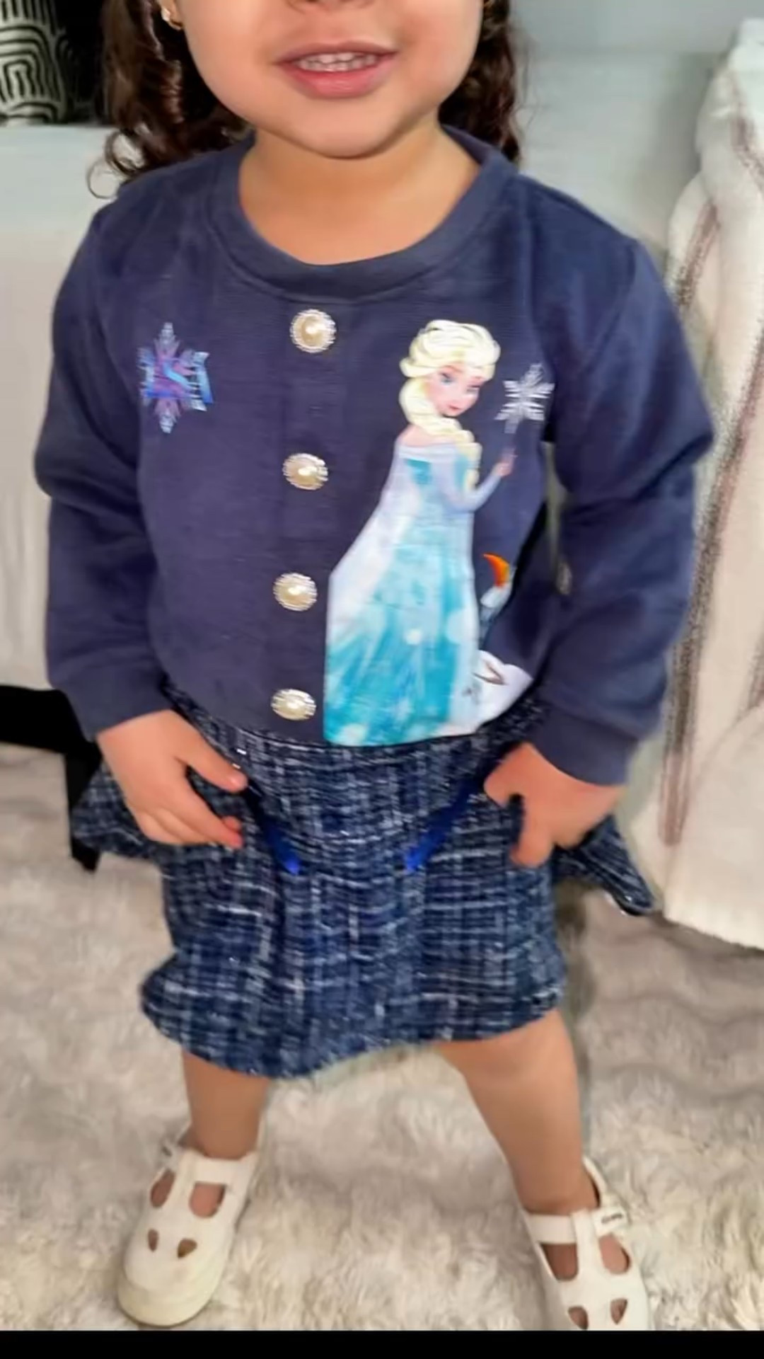 Este outfit de PatPat’s Disney Collection con Disney Frozen es perfecto para regalar ,Licencia oficial Disney, suave, cómodo y precioso.
Cantidad limitada, sin restock.
Disponible ahora @patpat_clothing Official
#PatPat #DisneyStyle #FrozenKids #RegaloPerfecto #KidsFashion