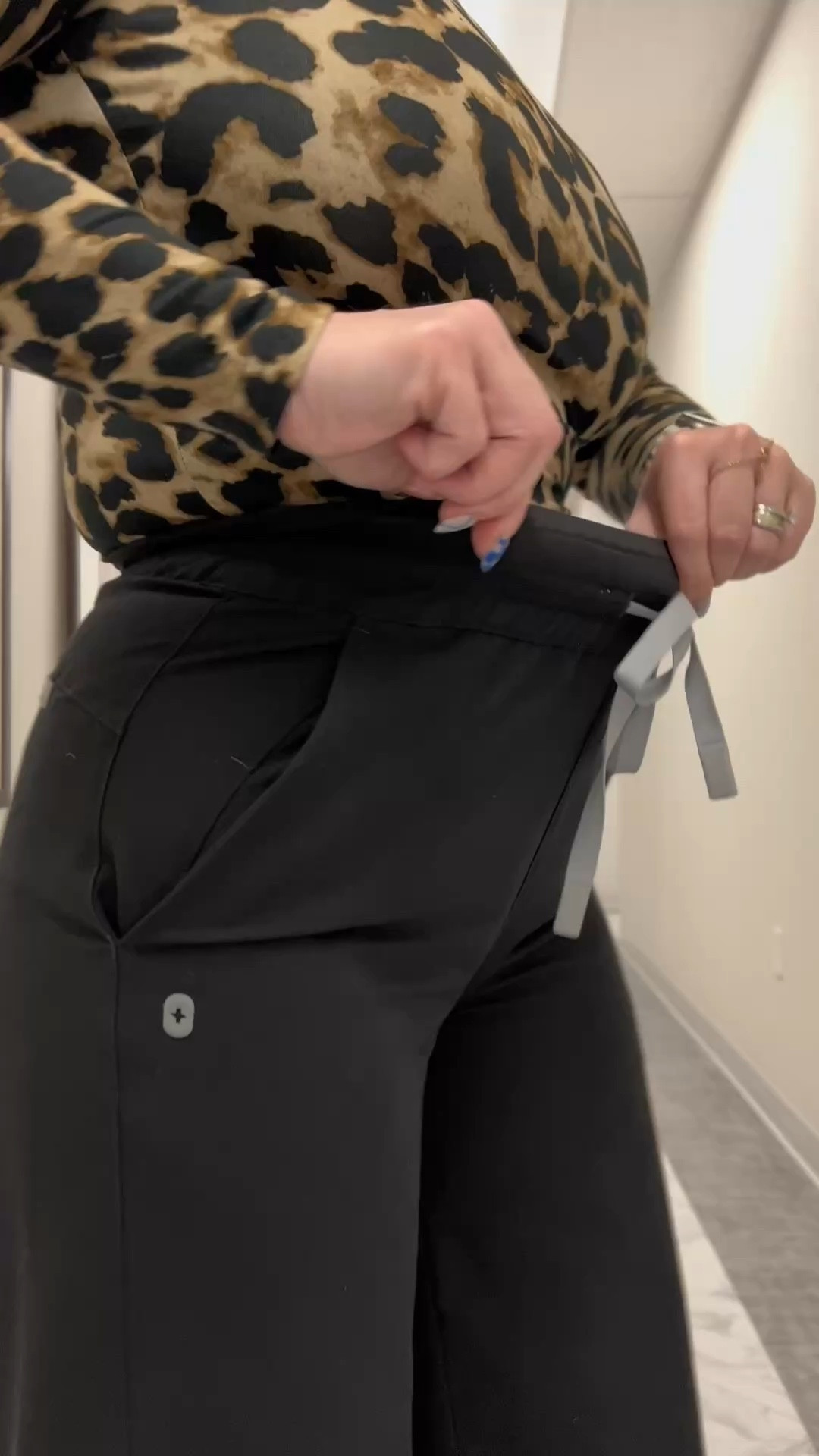 wearing the Allison wide leg pants from FIGS I linked a similar pair in my LTK