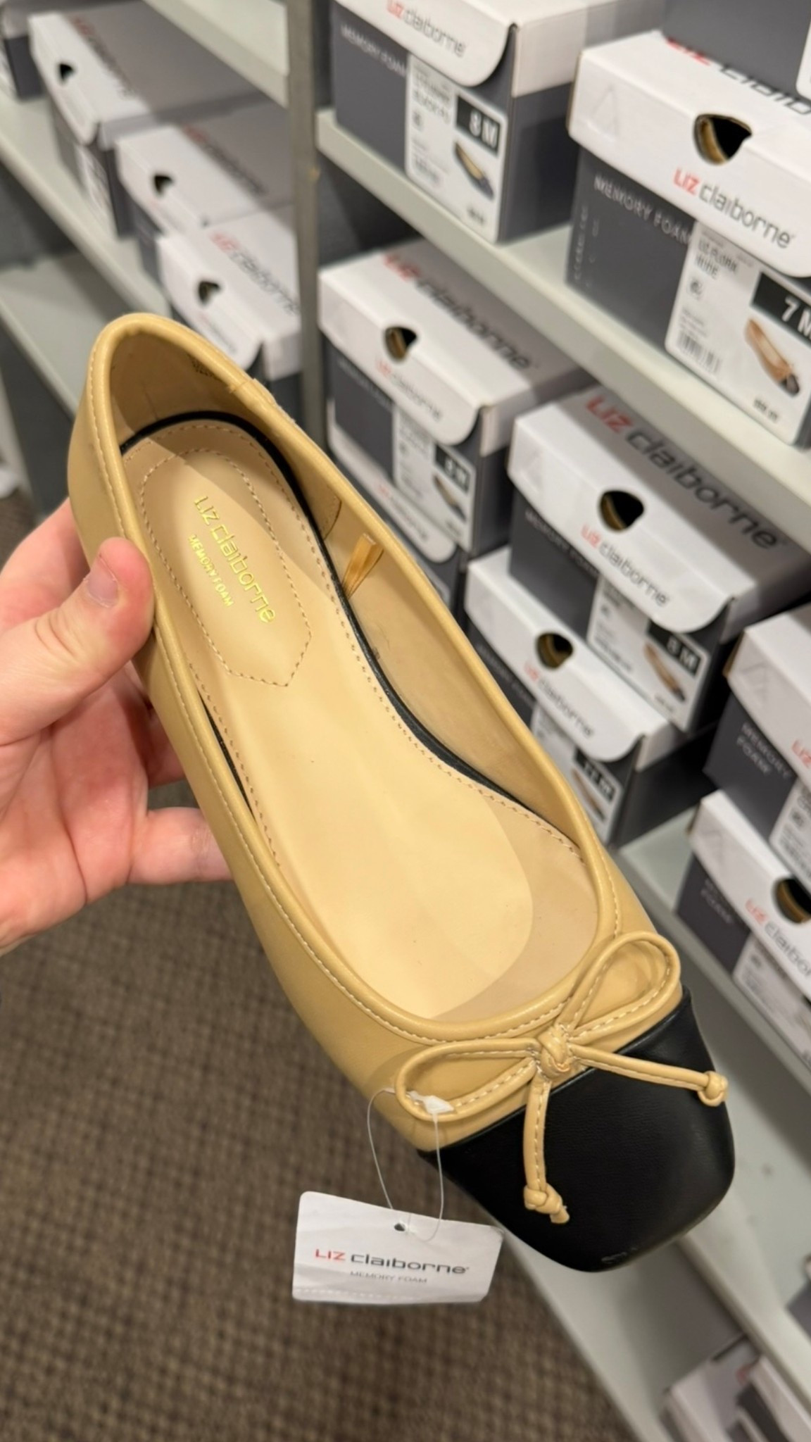 Affordable flats that look so similar to the Chanel ones! 