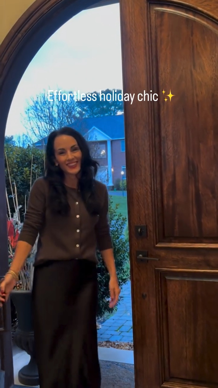 Effortless holiday chic ✨
Black washable silk with cozy chocolate cashmere… this combo from @onequince is everything I want to wear right now.
New customers use code INFG-25LAURAJPIZZUTI10 for 10% off. 🤍

#QuincePartner #HolidayStyle #EffortlessChic #CozyLuxury #WinterOutfits #FashionReels #OOTD

#LTKSaleAlert #LTKHoliday #LTKFindsUnder50