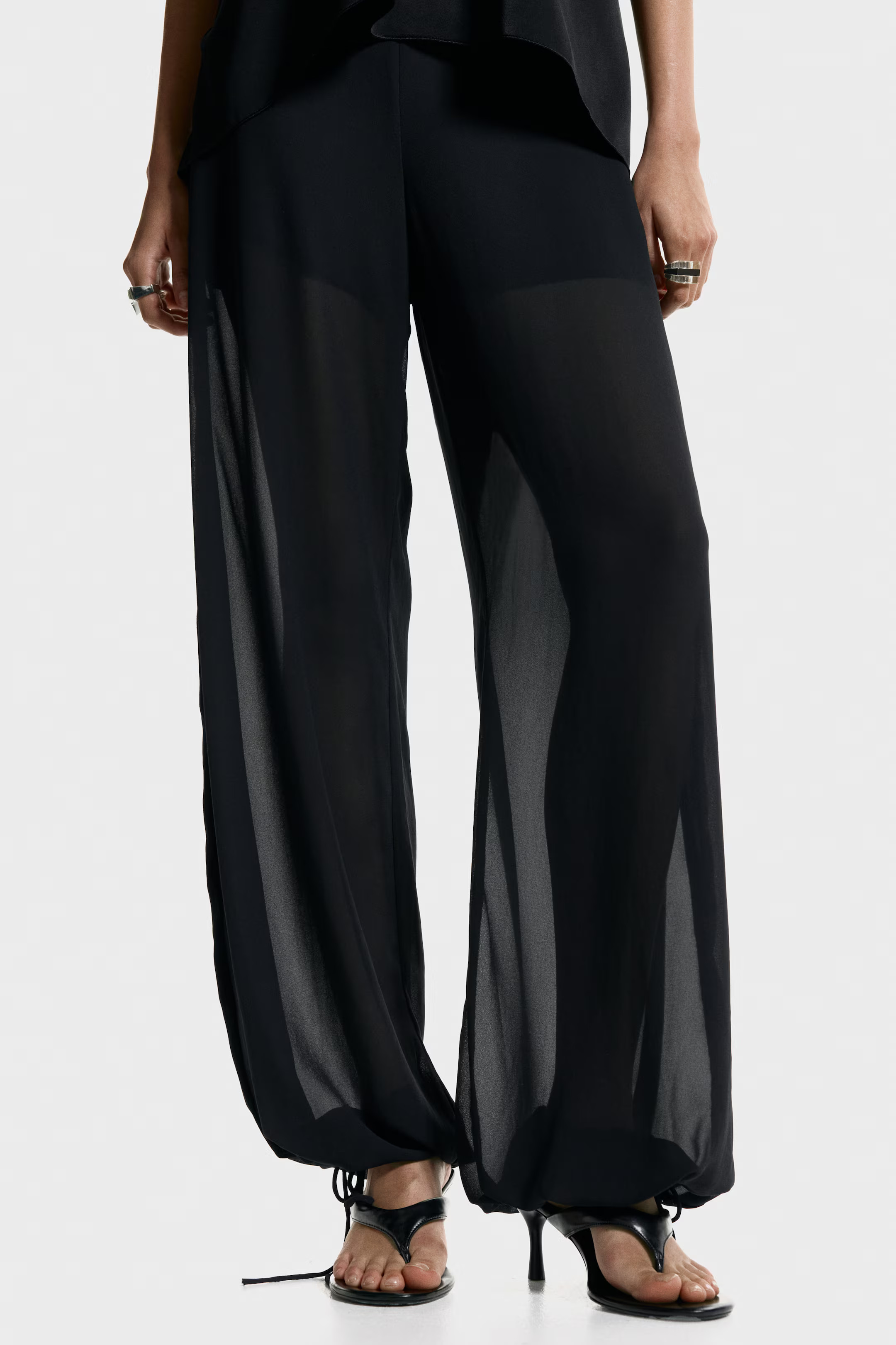 Chiffon trousers | H&M (UK, MY, IN, SG, PH, TW, HK)