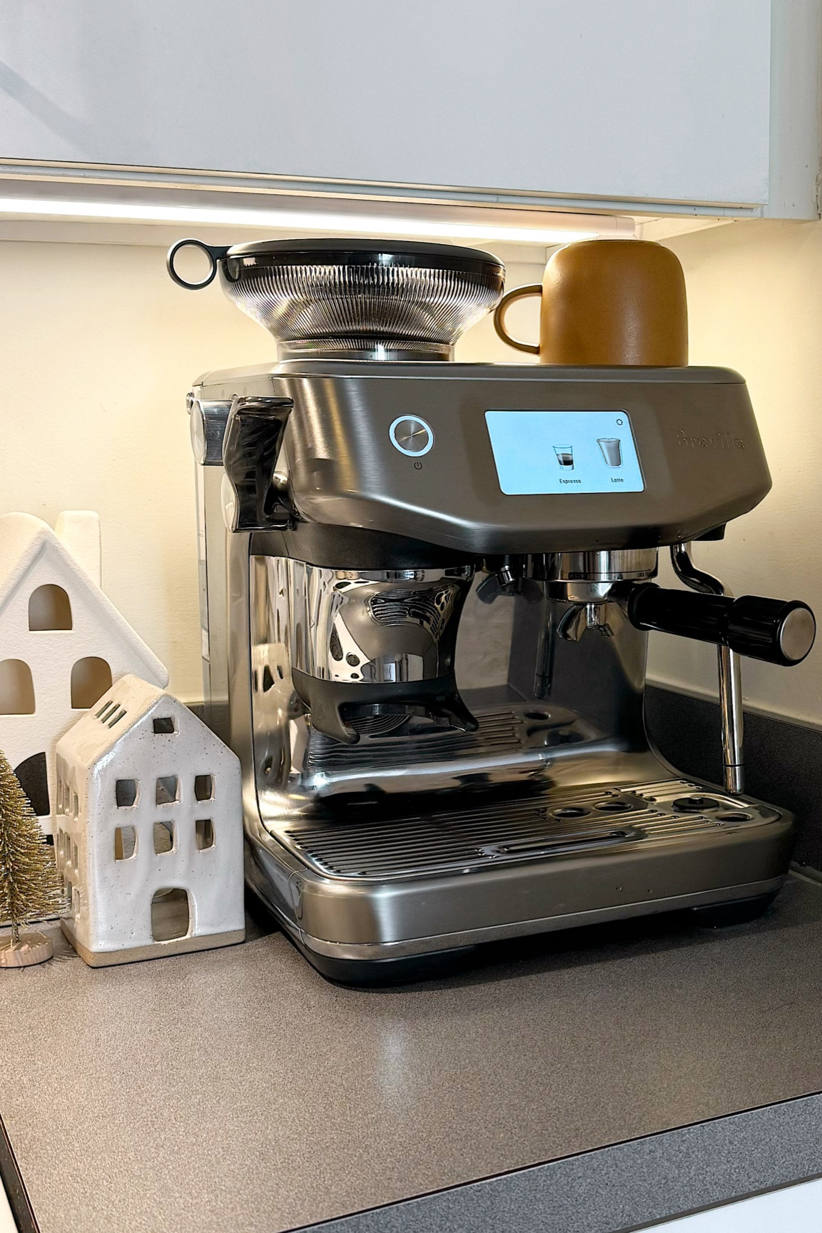 Last few hours of our espresso machine being on sale! It’s 20% off in all 3 colors! I’ll link some other espresso and coffee machines that are also on sale as well! 

Coffee machine, coffee maker, espresso machine, latte, kitchen appliance

#LTKhome #LTKsalealert #LTKSeasonal