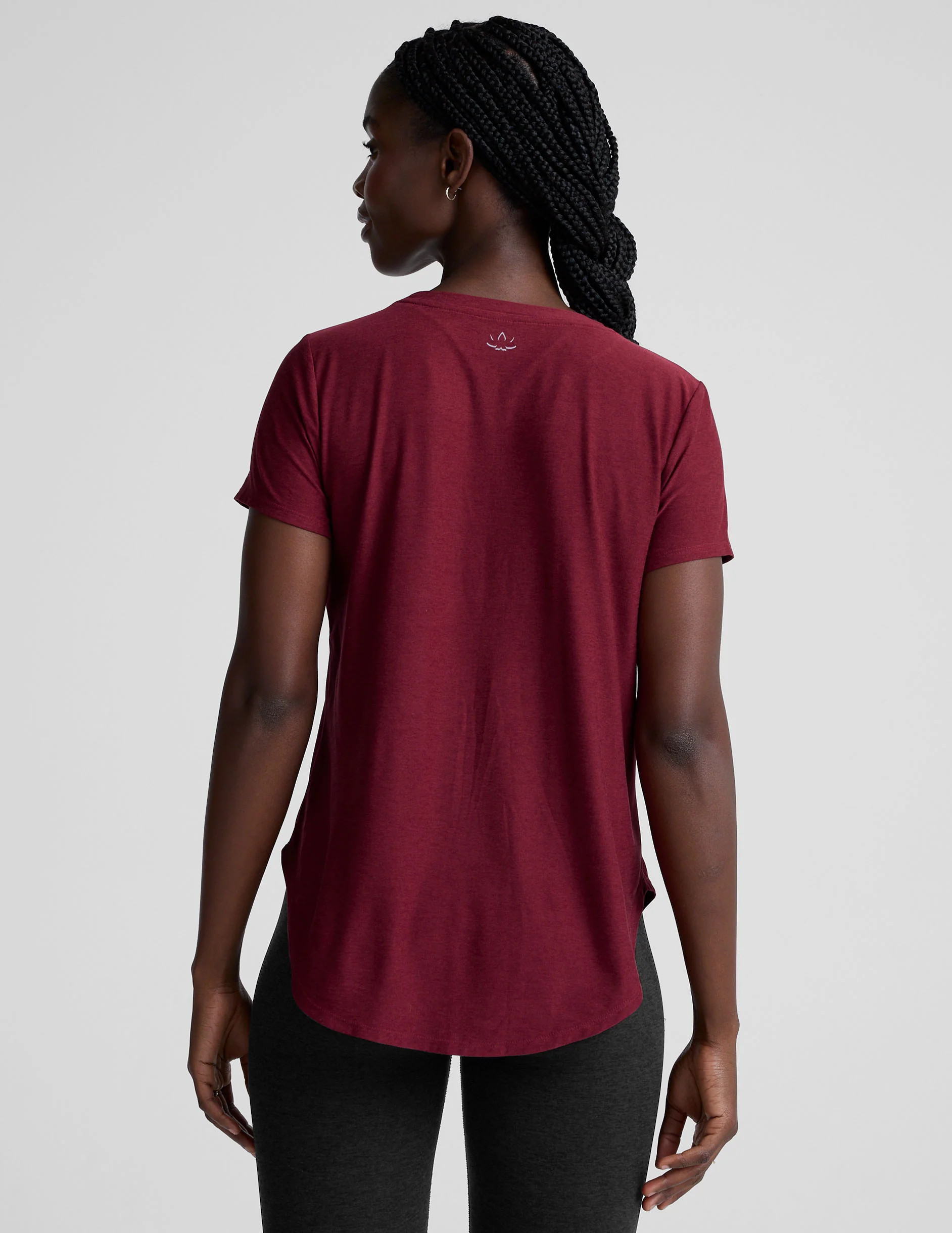 Featherweight On The Down Low Tee | Beyond Yoga | Beyond Yoga
