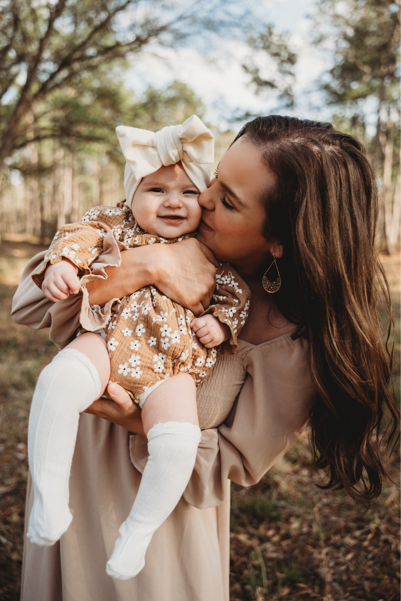 Baby girl family photos / family photos outfit / family pictures outfits / baby girl spring outfits / baby girl outfits

#LTKkids #LTKbaby #LTKfamily