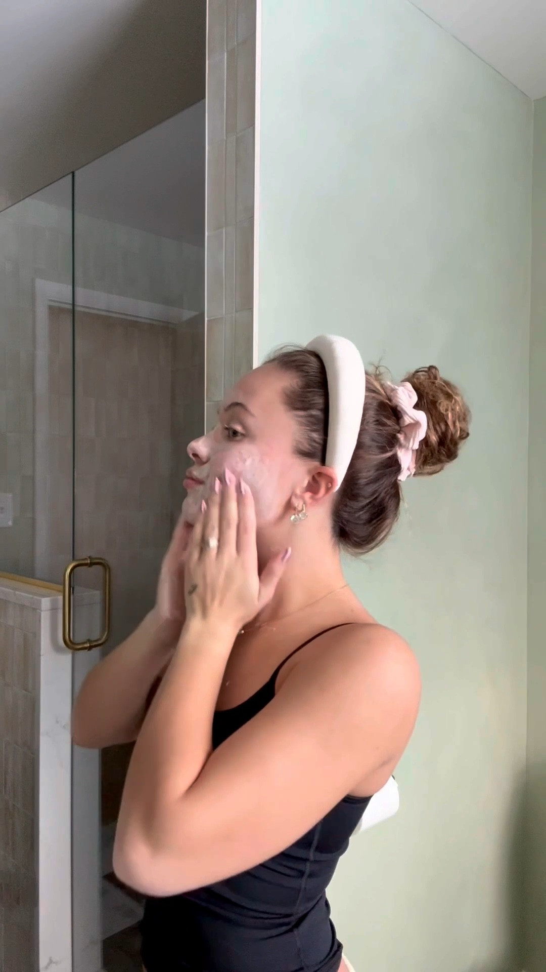 #ad a skincare combo that not only treats acne but also acne scarring within 7 days?! I'm in! 🫧✨ so excited to update you guys on these multi-tasking acne solution products! shop in my LTK 💫 #NeutrogenaPartner #Target #TargetPartner #EvenlyClear @neutrogena @target @shop.LTK #liketkit 