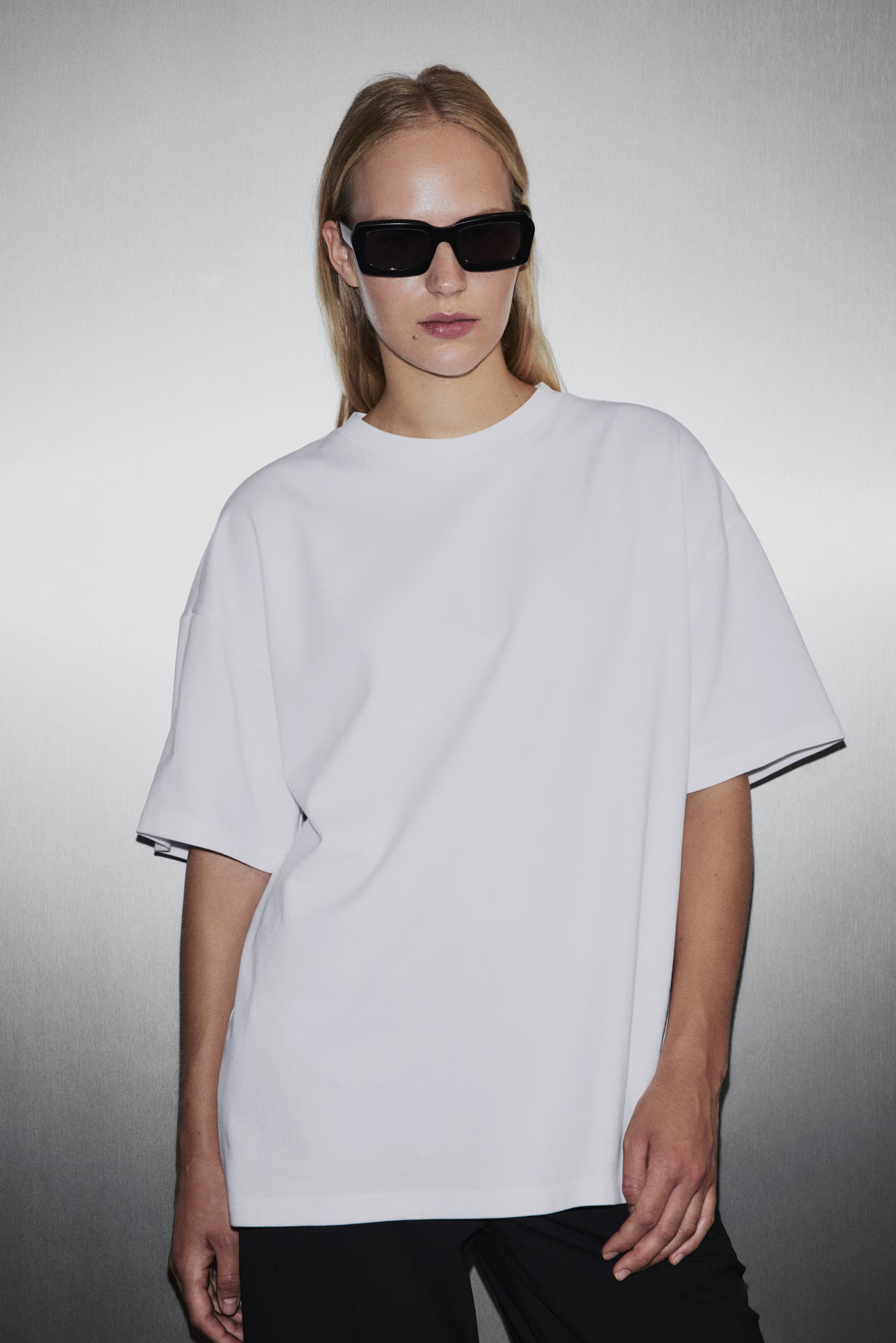 Kühlendes T-Shirt in Loose Fit | H&M (DE, AT, CH, NL, FI)