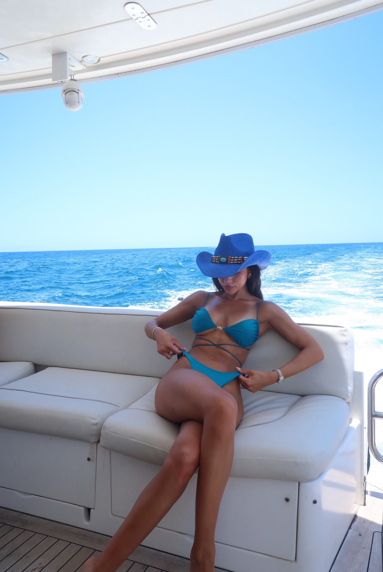 Cabo🩵✨
top: medium
bottom: small

#LTKFindsUnder100 #LTKStyleTip