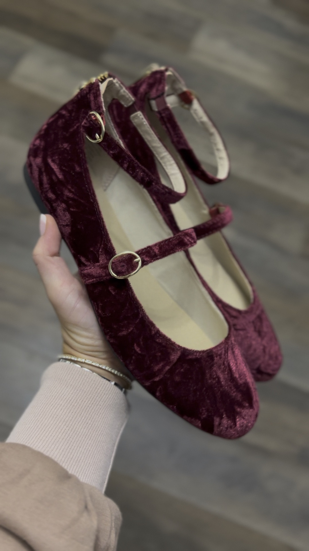 Velvet ballet flats under $5 for Cyber Monday!!! 

#LTKCyberWeek #LTKShoeCrush #LTKFindsUnder50