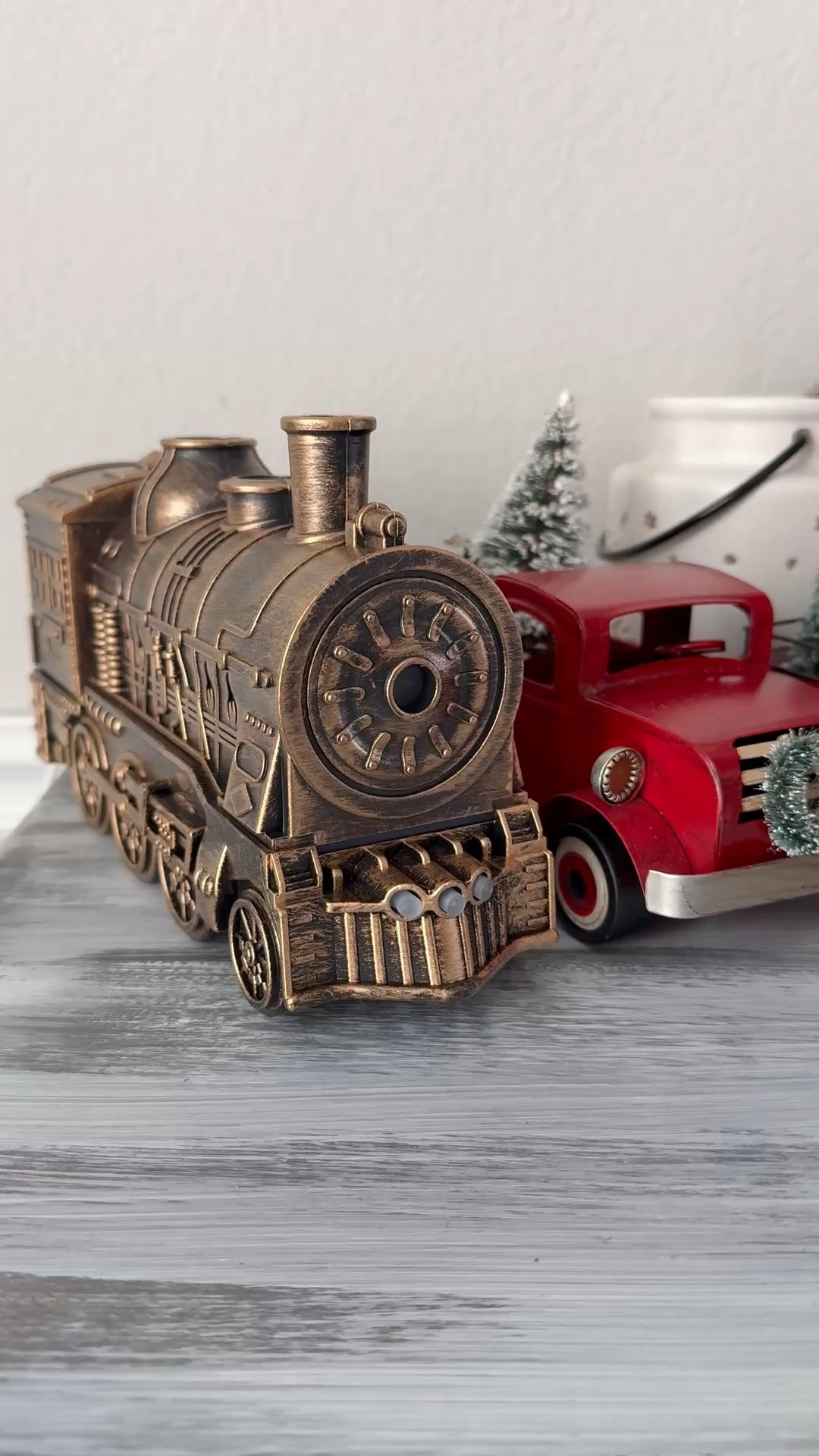 pov: you got the cutest train essential oil diffuser and now your christmas decorations are done! 