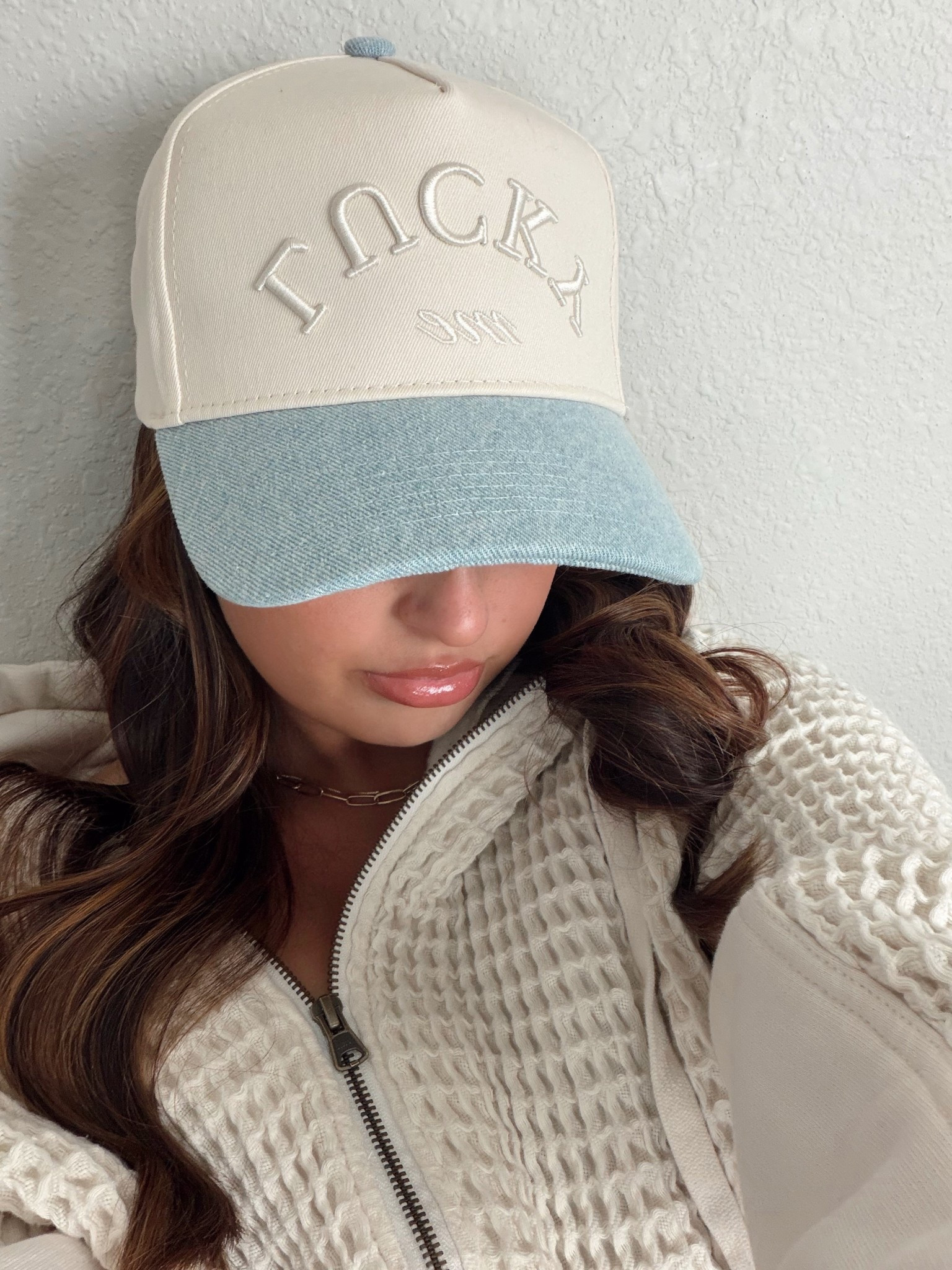 hat, cute hat, cute hat ootd, hat ootd, cute hat outfit, hat outfit, hat inspo, trucker hat outfit, trucker hat