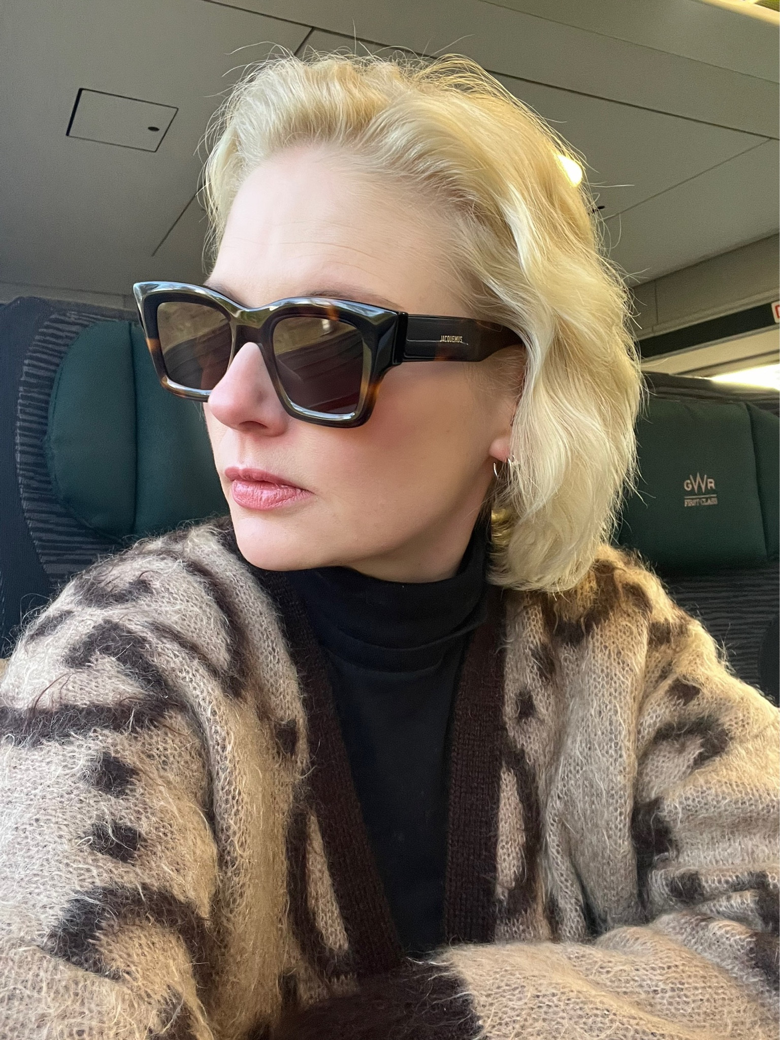 Do you think it’s wrong that while my husband drove my mother and car-sick children to the country I thoroughly enjoyed 90 minutes of silence on the train and managed a productive 2023 planning session? No, I didn’t think so.
•
•
•
•
•
#alexandraharper #ootd #wiwt #whatiamwearingtoday #styleatanyage #styleatanysize #everydaystyle #fashionblogger #styleinspo #styleblogger #dailyfashionideas #outfitpost #casualstyle #lifewithkids #mummylife #mummystyle #mommystyle #winterstyle #noregrets #noguilt

#LTKSeasonal #LTKeurope #LTKunder50