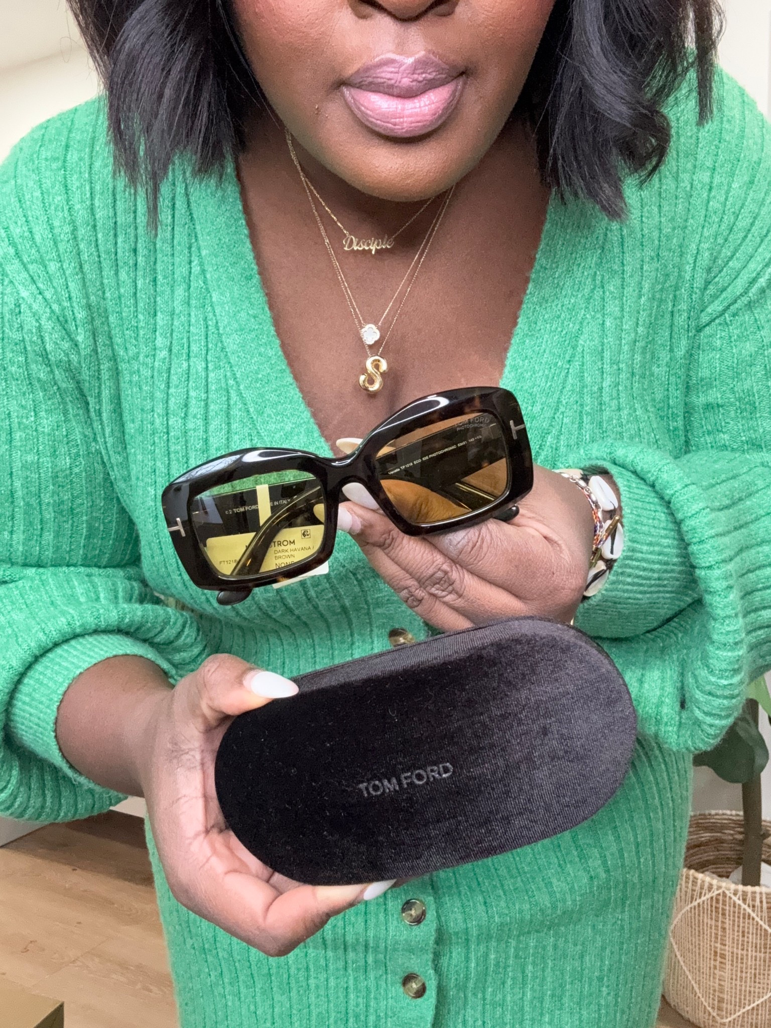 Oversized frames always make a statement. These Tom Ford sunglasses add drama, style, and effortless glam.
#oversizedsunglasses #tomford #ltkstyle #luxuryfashion #fashionfind #styleedit #ltkfashion #accessorygoals #fashiondaily #styleinspo


#LTKMidsize #LTKSeasonal #LTKootd