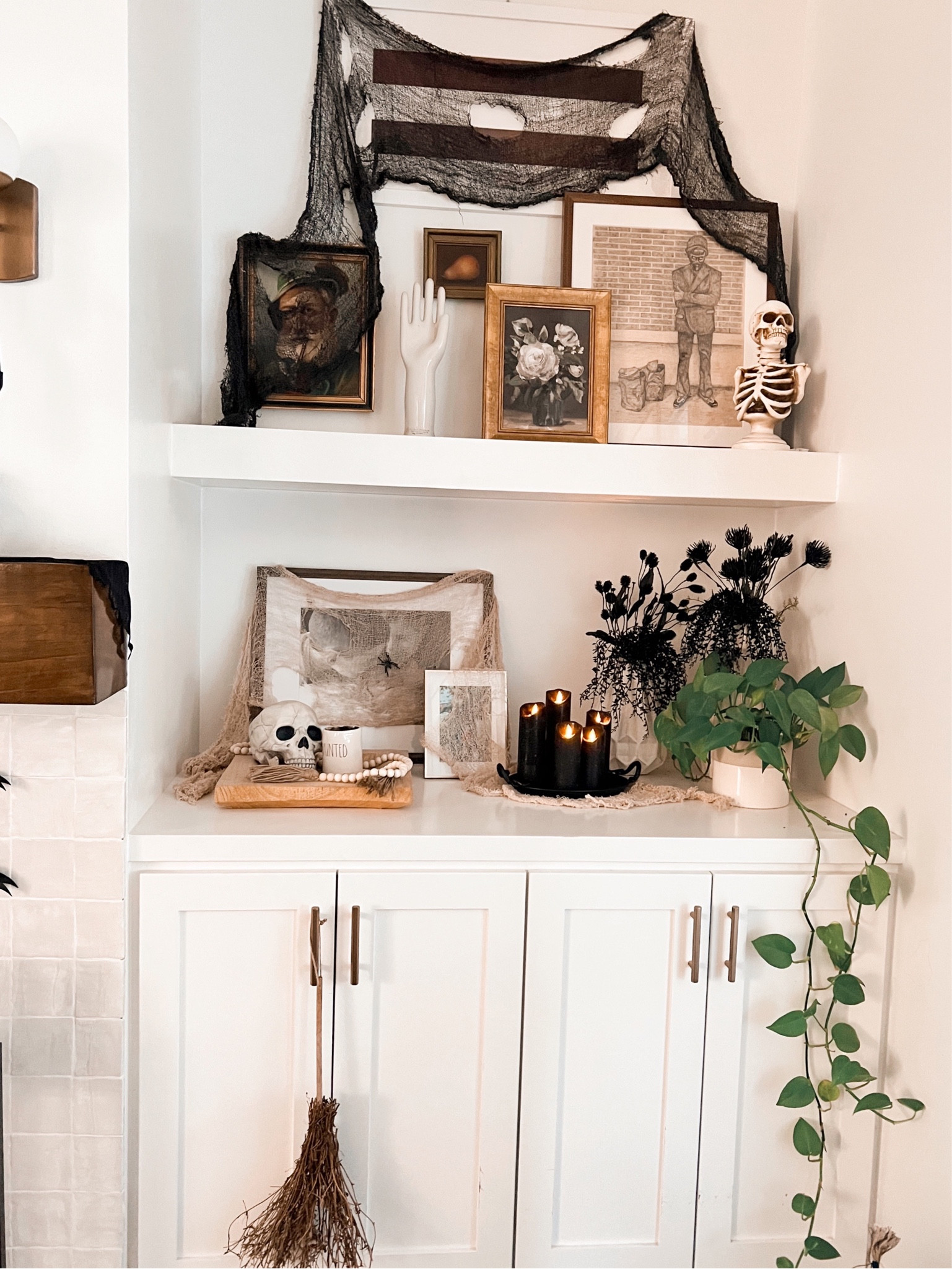 Halloween decor! 

#LTKHalloween #LTKSeasonal #LTKhome