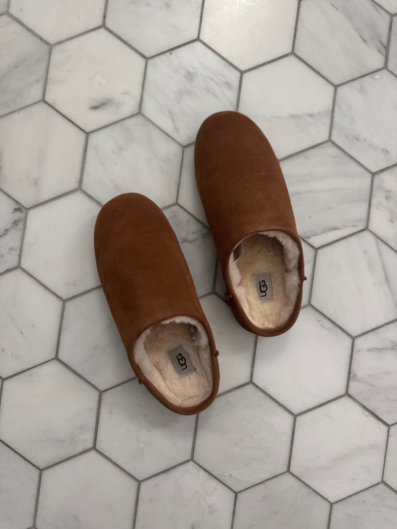 My UGG slippers are on sale! Go up 1 size

#LTKSaleAlert #LTKmorningroutine
