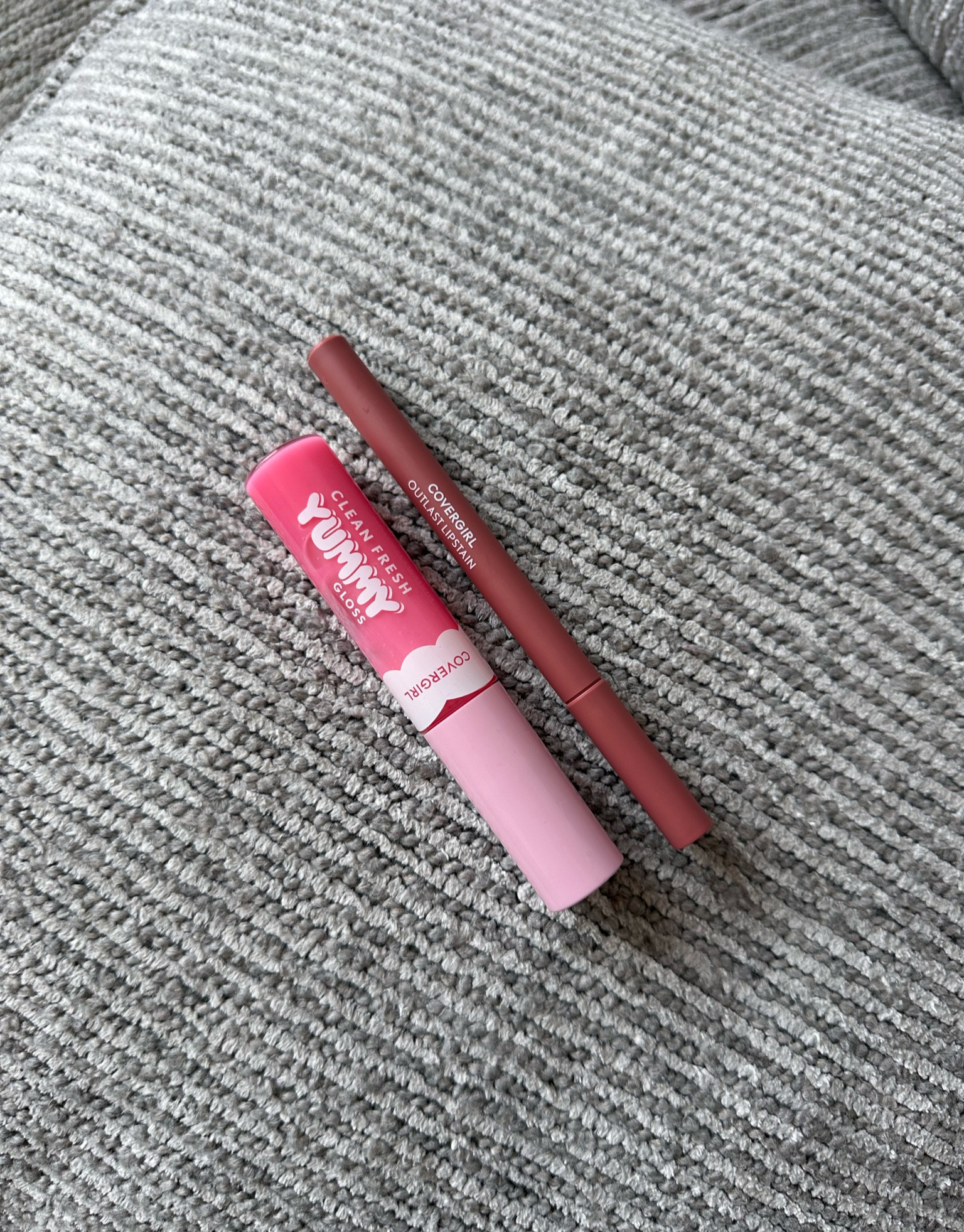 Covergirl did a thing with their Clean Fresh Yummy Gloss and their Lip-stain. This combo is for my gloss loving girlies  #lipgloss #lipcombo 

#LTKBeauty #LTKFindsUnder50