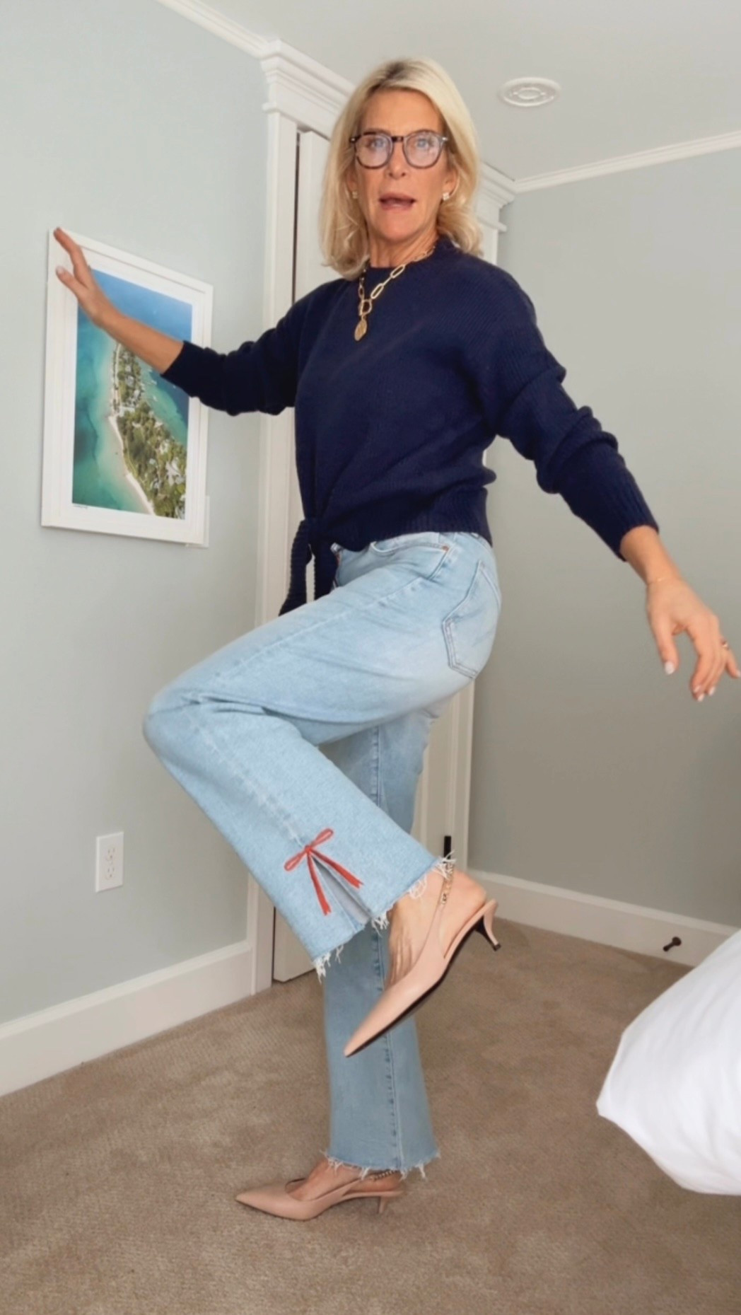 Okay but these might be the cutest jeans I own. The little bow detail? Sold. They’re relaxed, comfortable, and just different enough to feel special without trying too hard. Wore them with a simple navy sweater and heels and suddenly the whole outfit looks styled.



#LTKdayinmylife #LTKOver40 #LTKootd