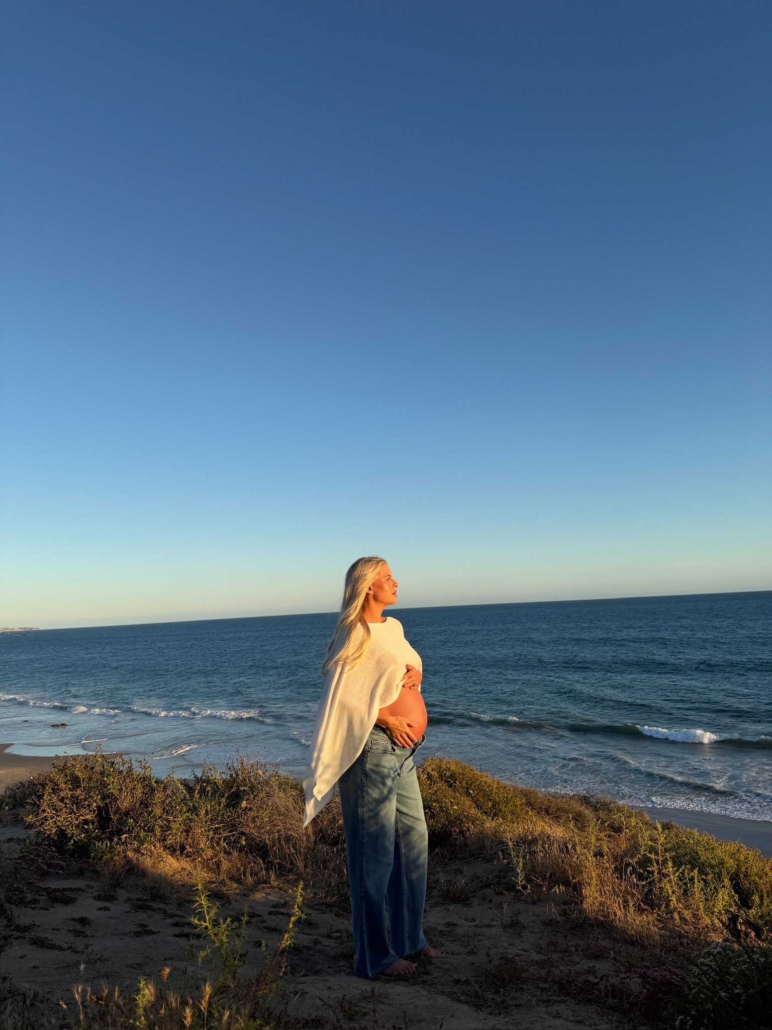 Poncho is one size (exact color sold out - linked similar), jeans are 29 reg (sized up 3 for pregnancy)! #kathleenpost

Maternity shoot, casual chic outfit, bunk friendly, maternity look

#LTKBump #LTKootd