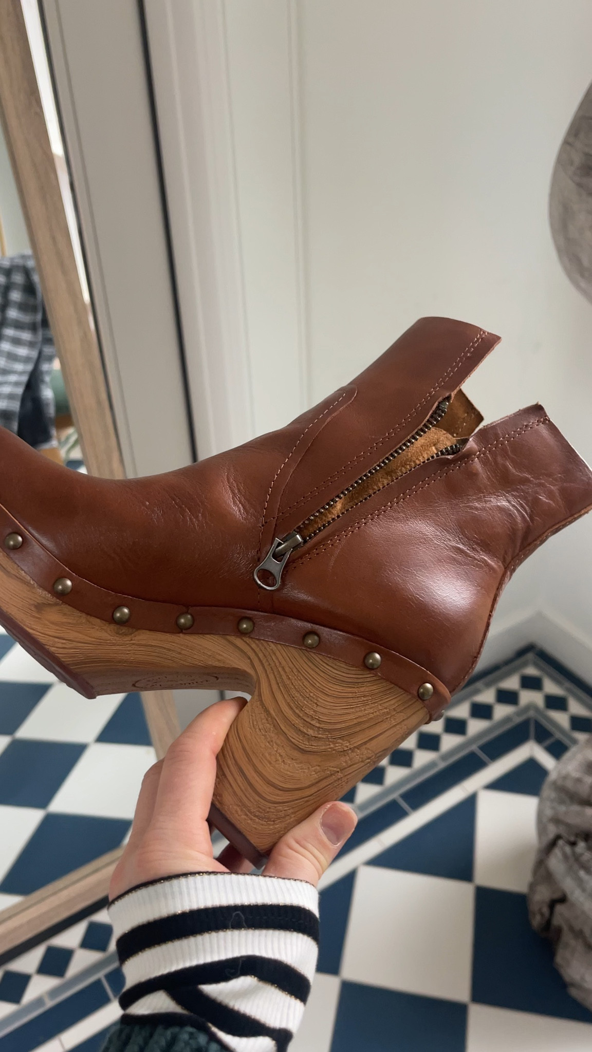 I CAN’T STOP WEARING THESE BOOTS FROM EVEREVE. A classic shape, some elevated details, and they are SO COMFY, to boot. Looks great with flared jeans for a chic 70s vibe but they’re fun with cropped styles, too. #everevestyle #everevepartner

#LTKCyberWeek #LTKGiftGuide #LTKShoeCrush