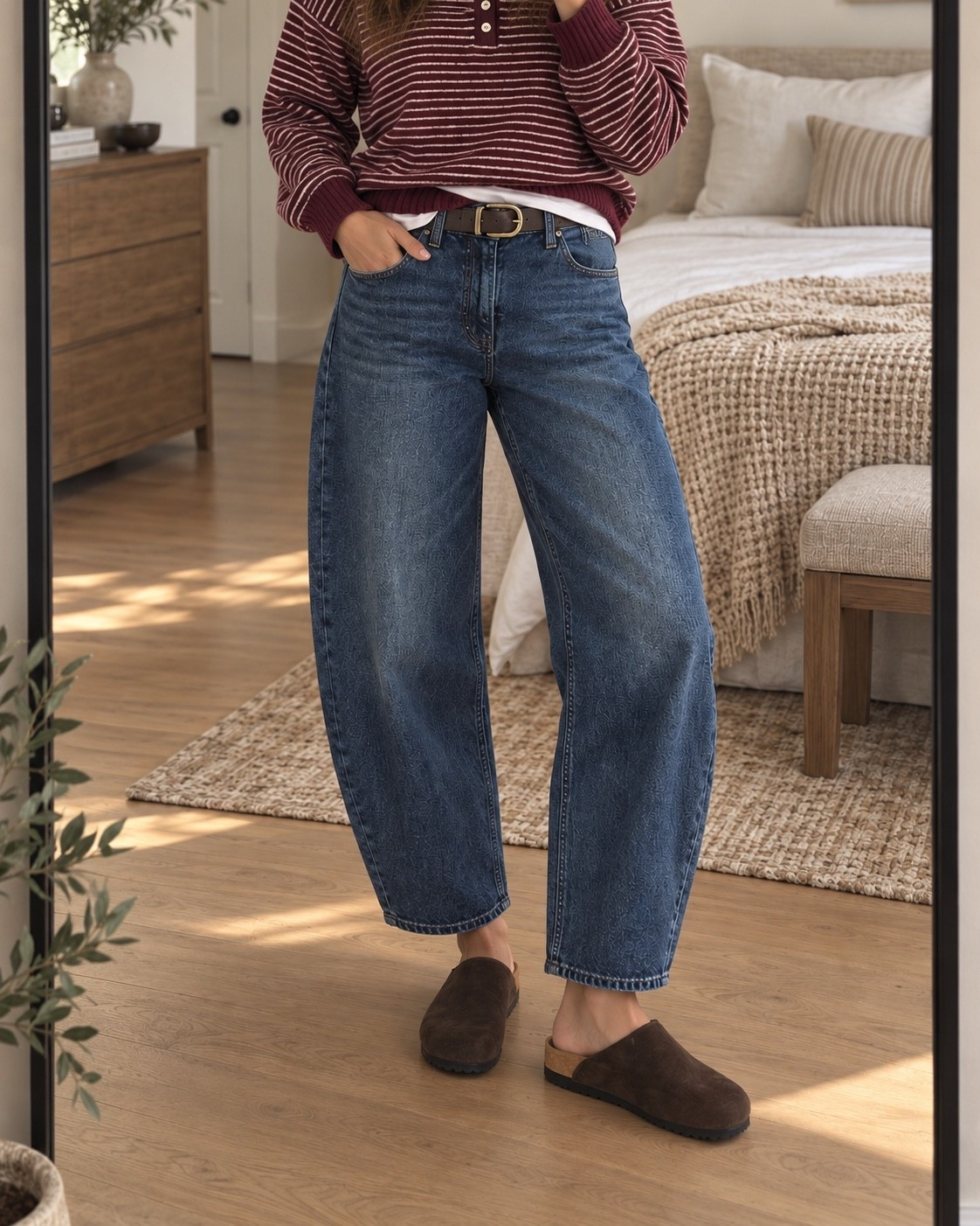 These Abercrombie barrel jeans are the star of the outfit 🤎 I love the flattering high rise, relaxed curved leg and ankle length with clogs. Such an easy denim style for fall!

#AbercrombieJeans #BarrelJeans #FallDenim #EverydayOutfit #LTKStyle

#LTKSaleAlert #LTKSeasonal #LTKootd