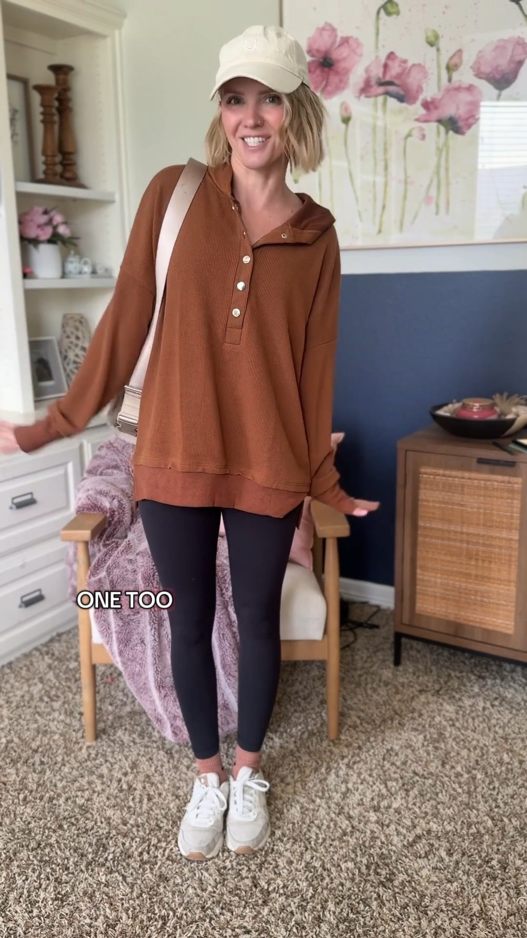 Such a good carpool outfit for moms this fall