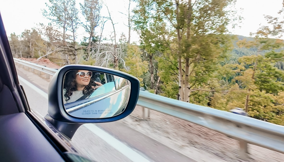 Colorado Sundays: mountains, cows, and a DJI Osmo Pocket 3 turning it all into a photoshoot. 🌲🐄📸
.
.
.
#ColoradoMountains #SundayDrive #DJIOsmoPocket3 #ShotOnDJI #TravelPhotography #ScenicDrive #OnlyInColorado