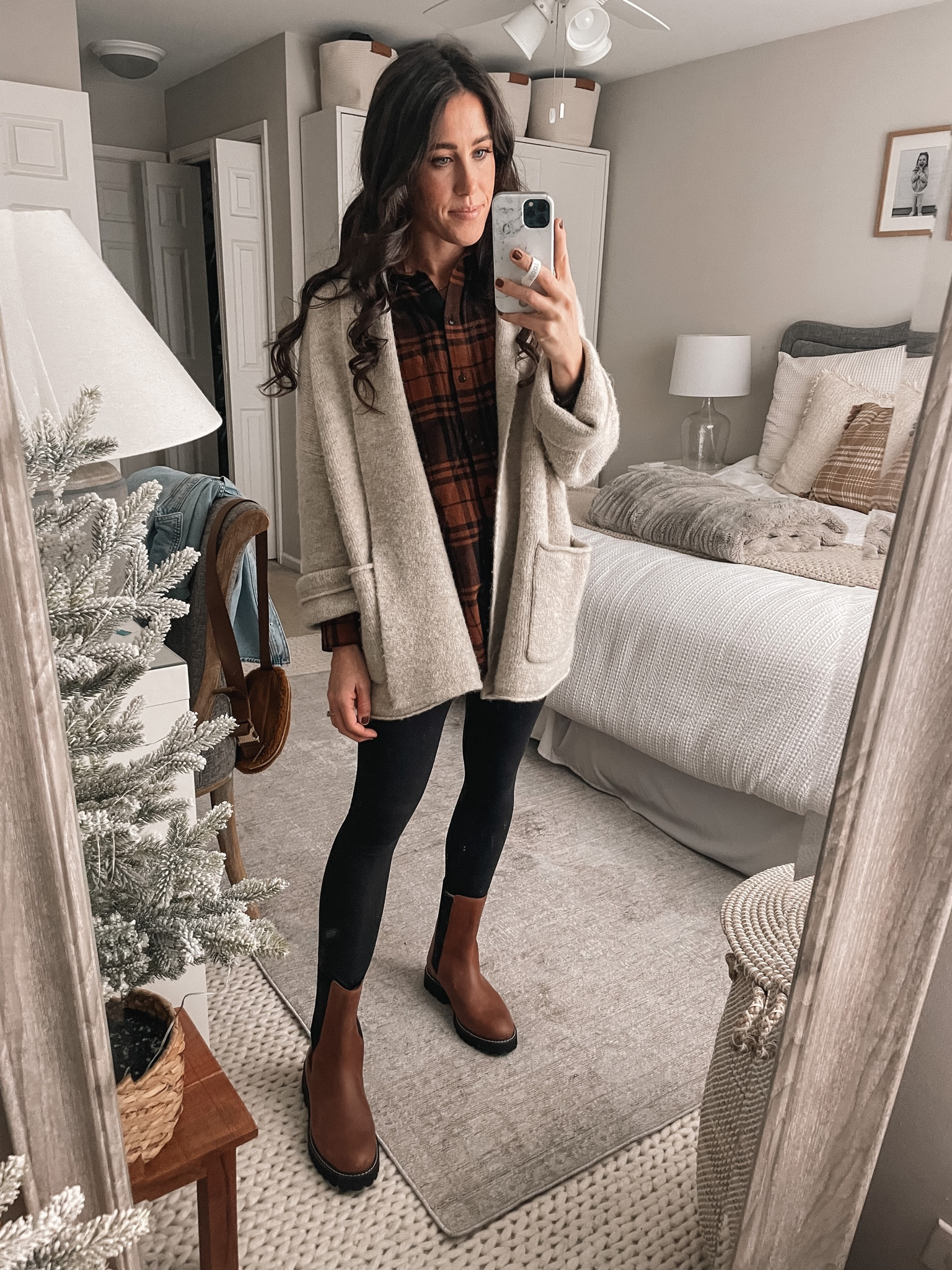 11.24.22
Gap Flannel , Lululemon Leggings