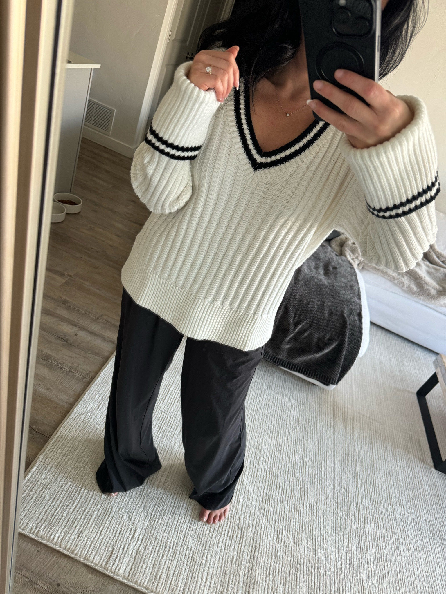 Can’t rave enough about the quality of this sweater. It’s so thick and soft, perfect for fall and winter. I’m loving the oversized straight sweaters lately. I paired them with wide leg pants.

#LTKStyleTip #LTKSeasonal #LTKHome